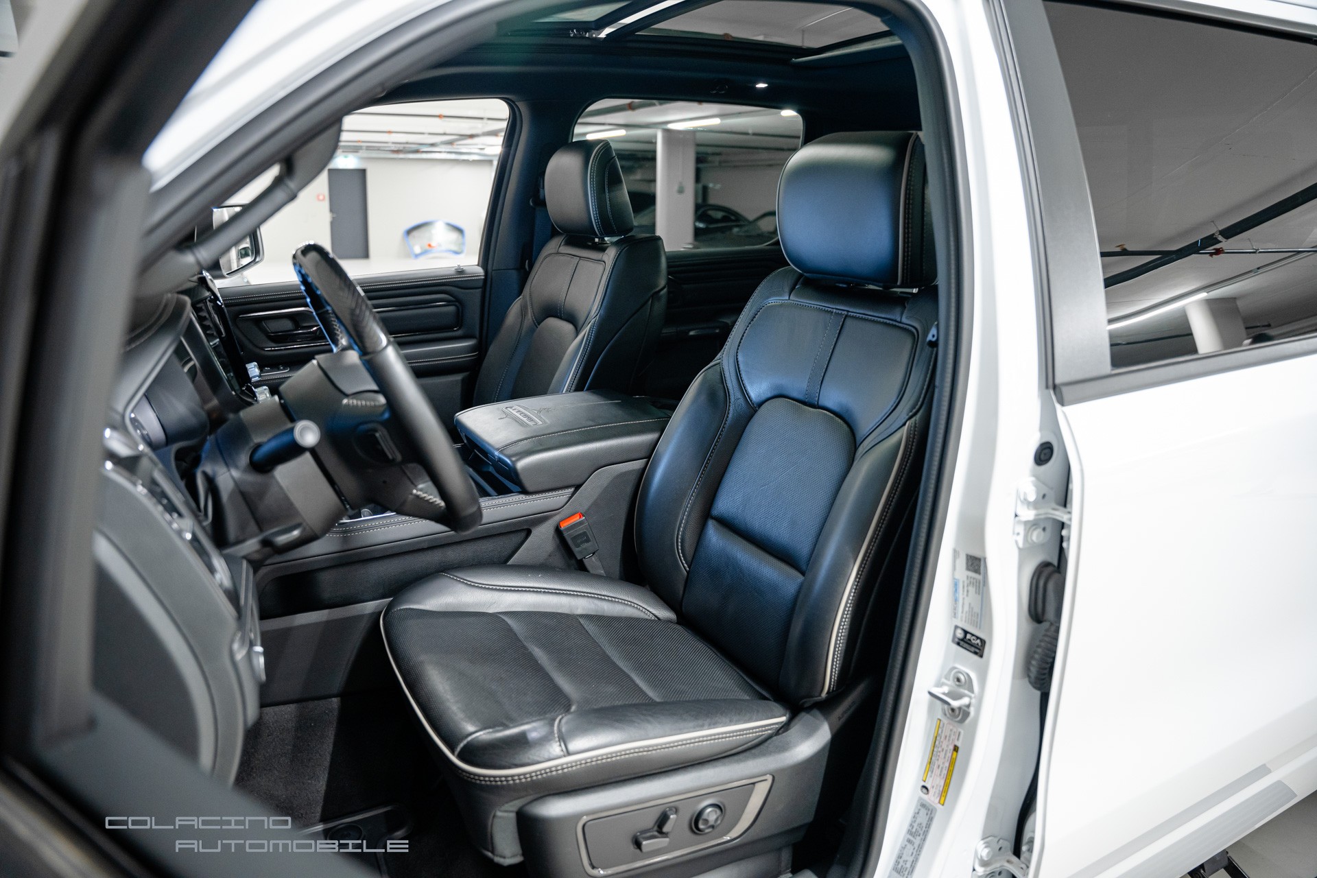 DODGE 1500 Crew Cab Limited-image-12