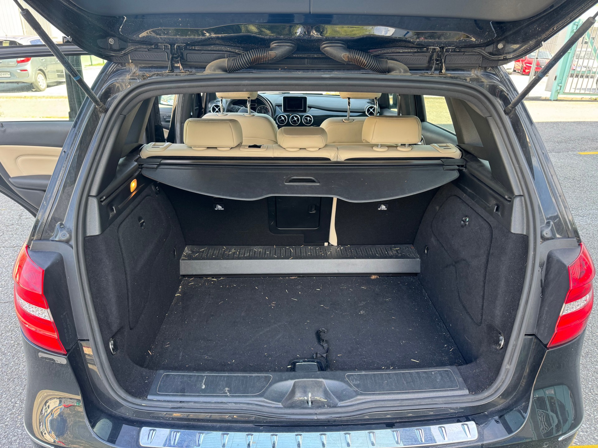 MERCEDES-BENZ B 220 4Matic 7G-DCT-image-11