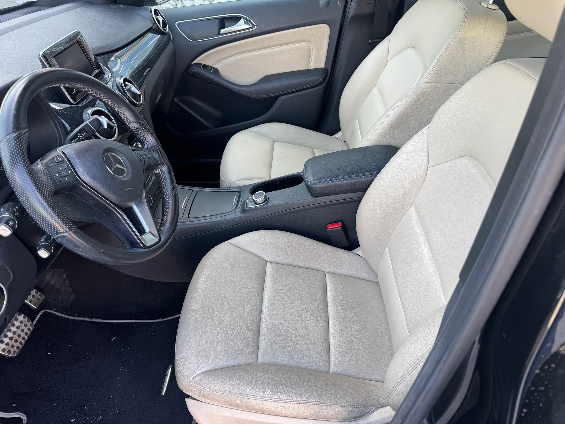 MERCEDES-BENZ B 220 4Matic 7G-DCT-image-8