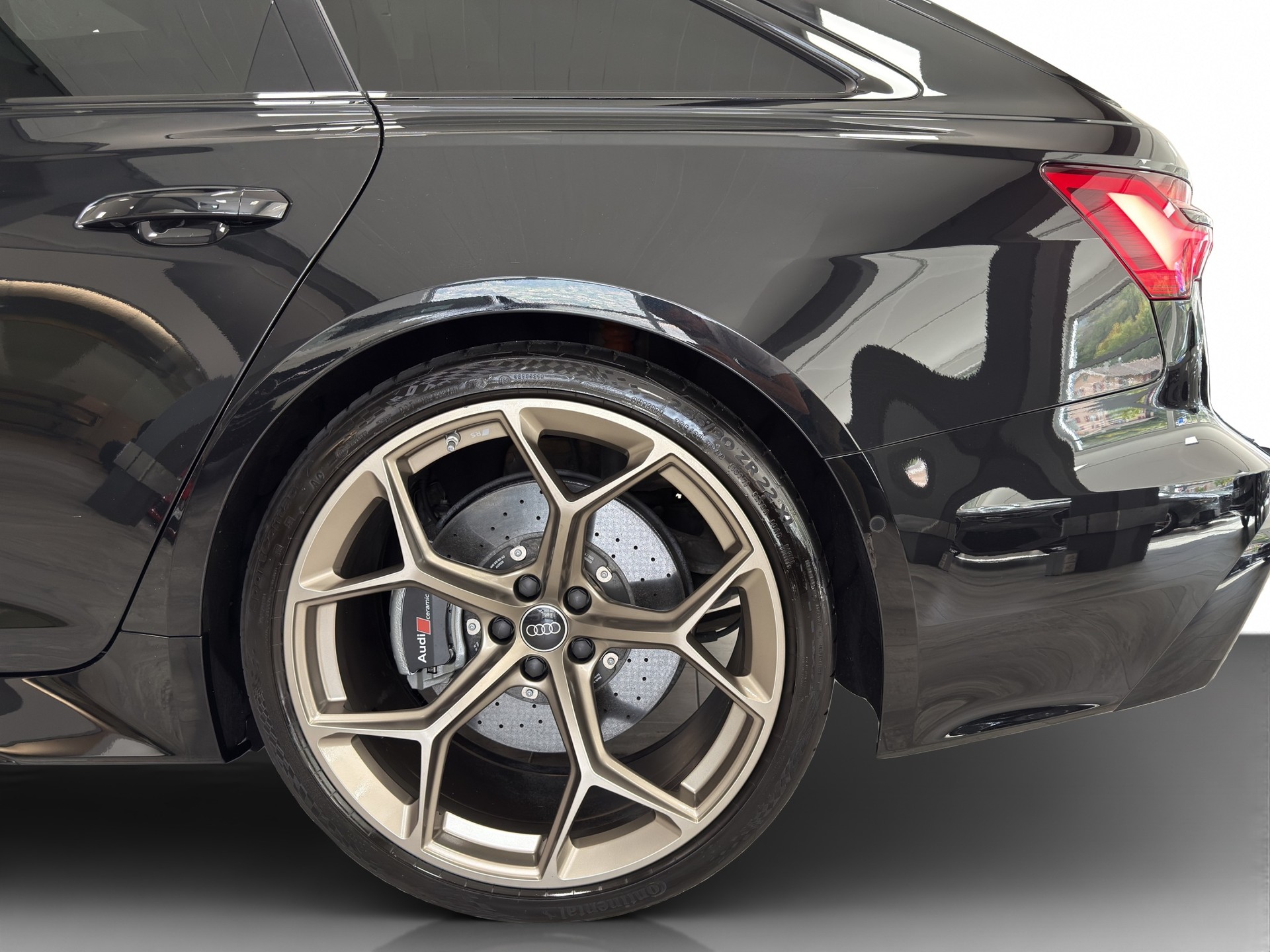 AUDI RS6 Avant 4.0 TFSI V8 Performance quattro-image-14