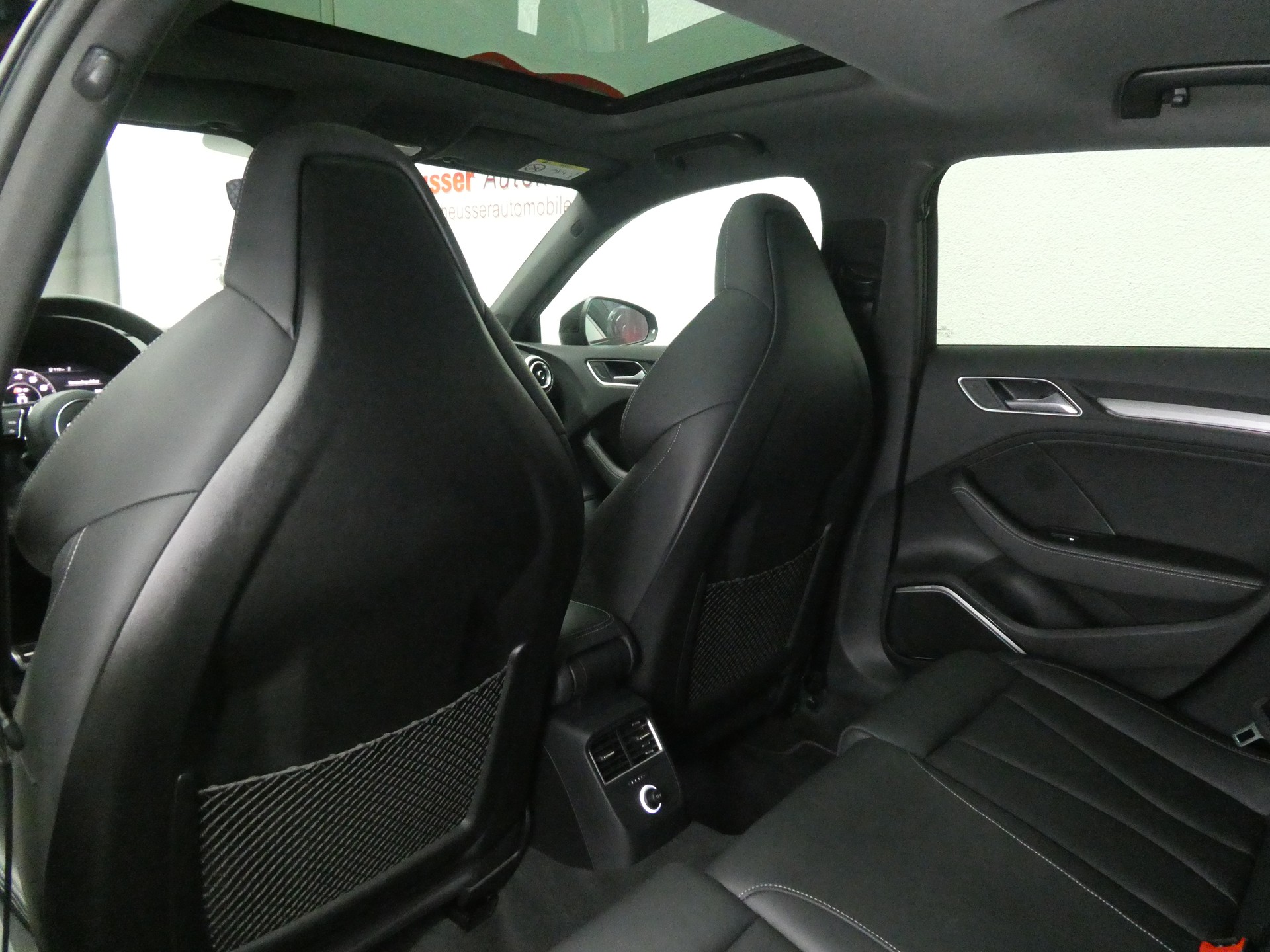 AUDI S3 Sportback 2.0 TFSI quattro S-tronic - Panorama - Matrix LED - Leder - B&O - Sportsitze - No OPF - 310 PS-image-10