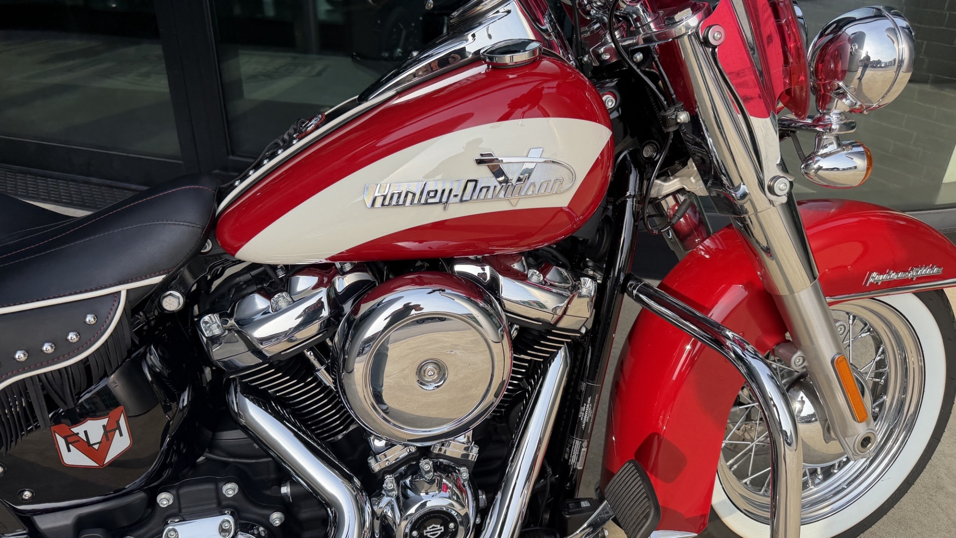 HARLEY-DAVIDSON FLI 1868 Hydra-Glide Revival 114-showroom-element-1