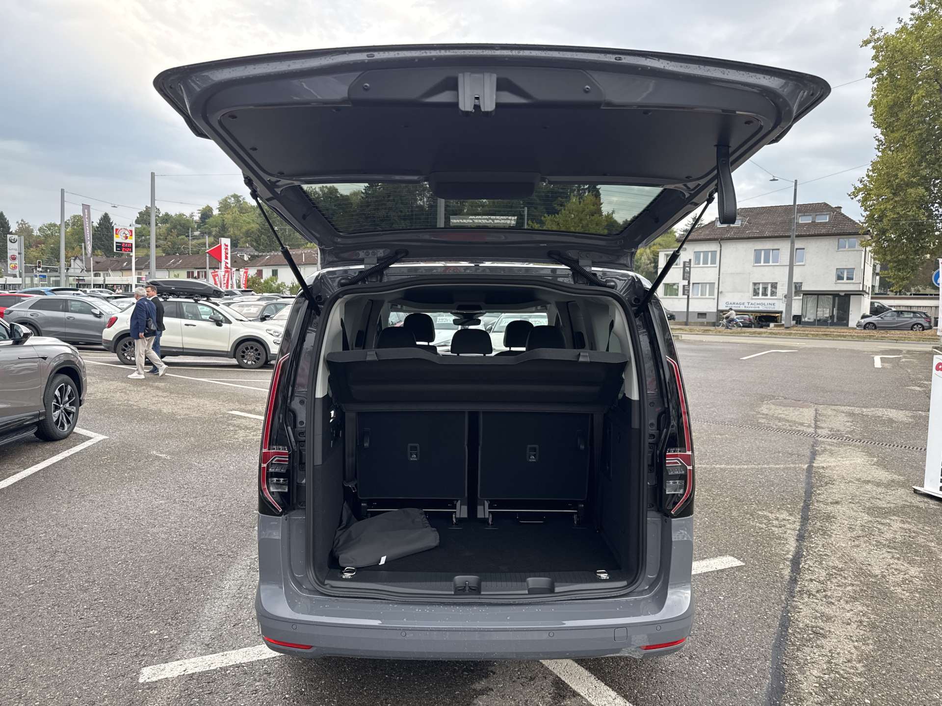 VW Caddy Maxi 1.5 TSi PHEV Style 7-Plätzer 204PS DSG-Automat-image-7