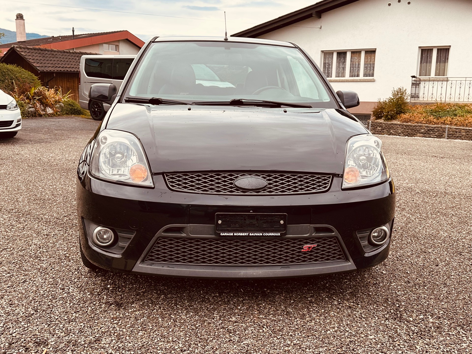 FORD Fiesta 2.0 16V ST-image-2