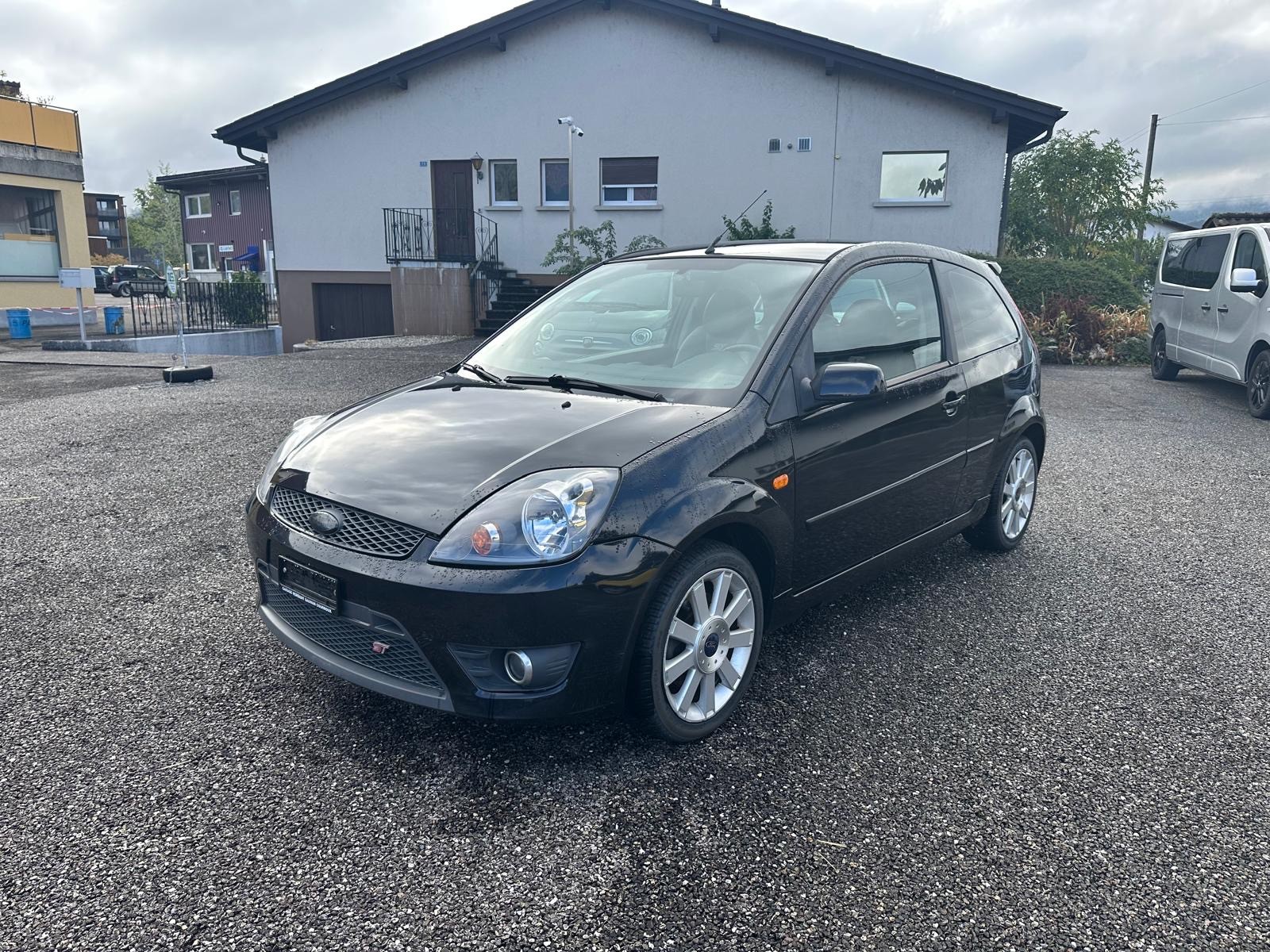 FORD Fiesta 2.0 16V ST-image-0