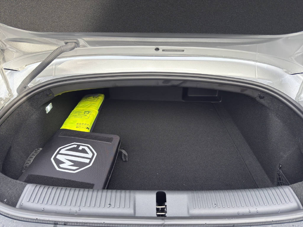 MG Cyberster 77 kWh 4WD-image-10