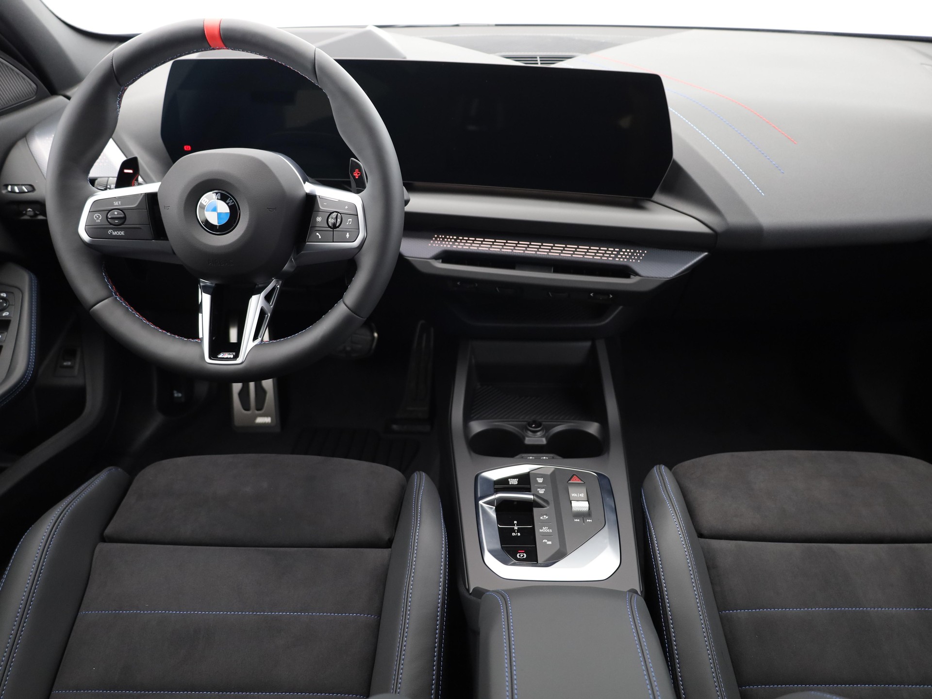 BMW 1er Reihe F70 M135i xDrive-image-14