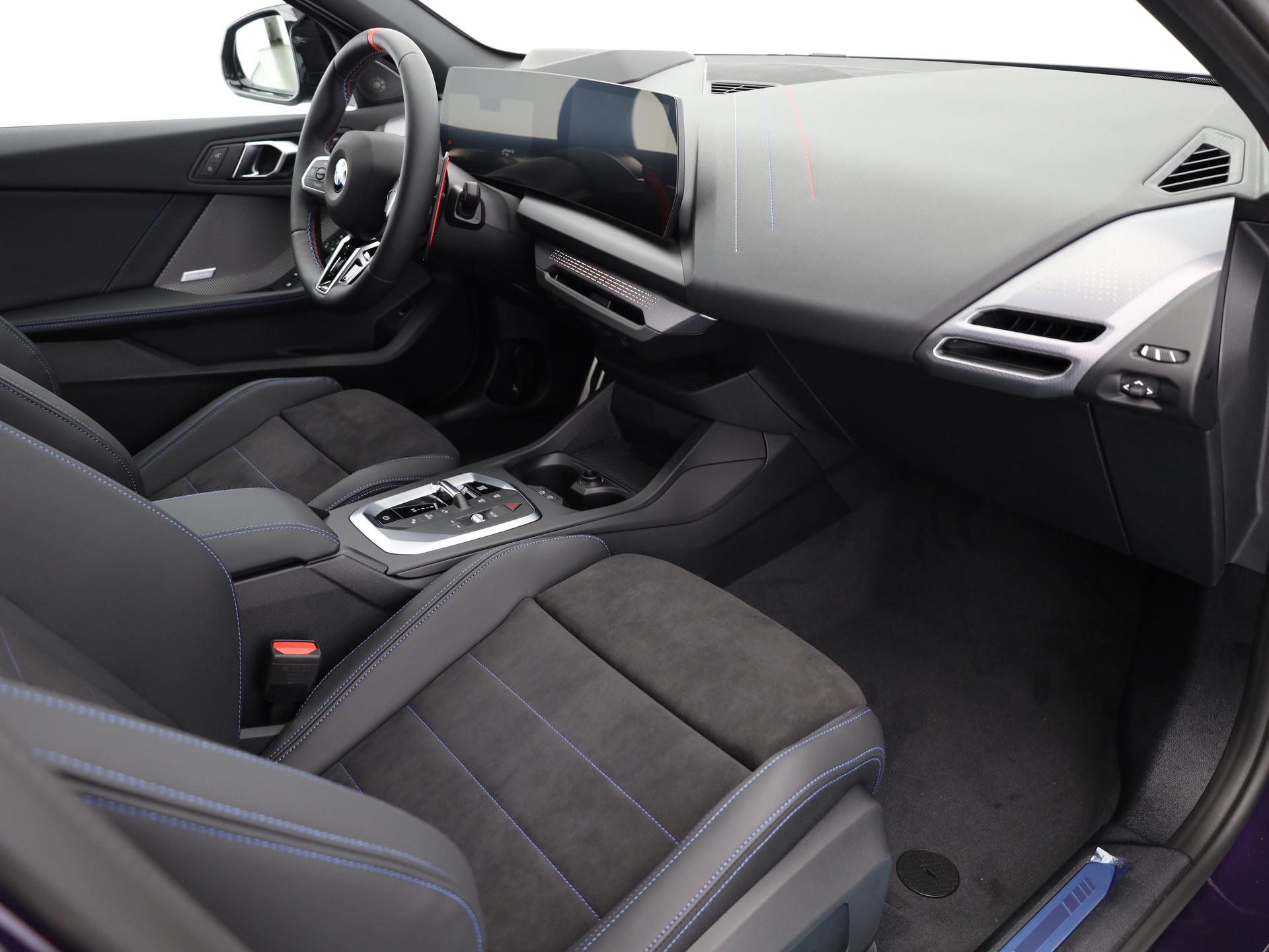 BMW 1er Reihe F70 M135i xDrive-image-12