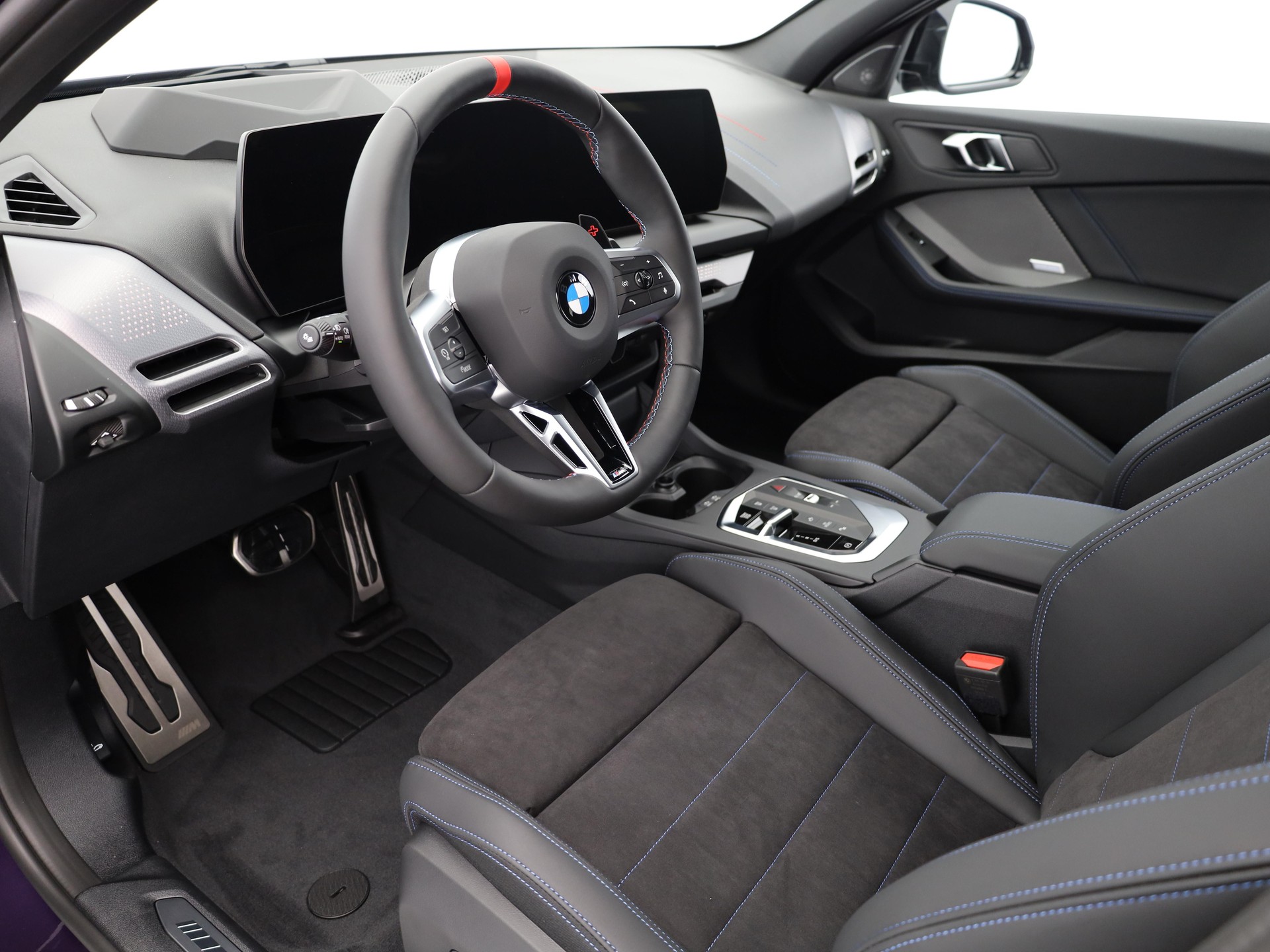 BMW 1er Reihe F70 M135i xDrive-image-11
