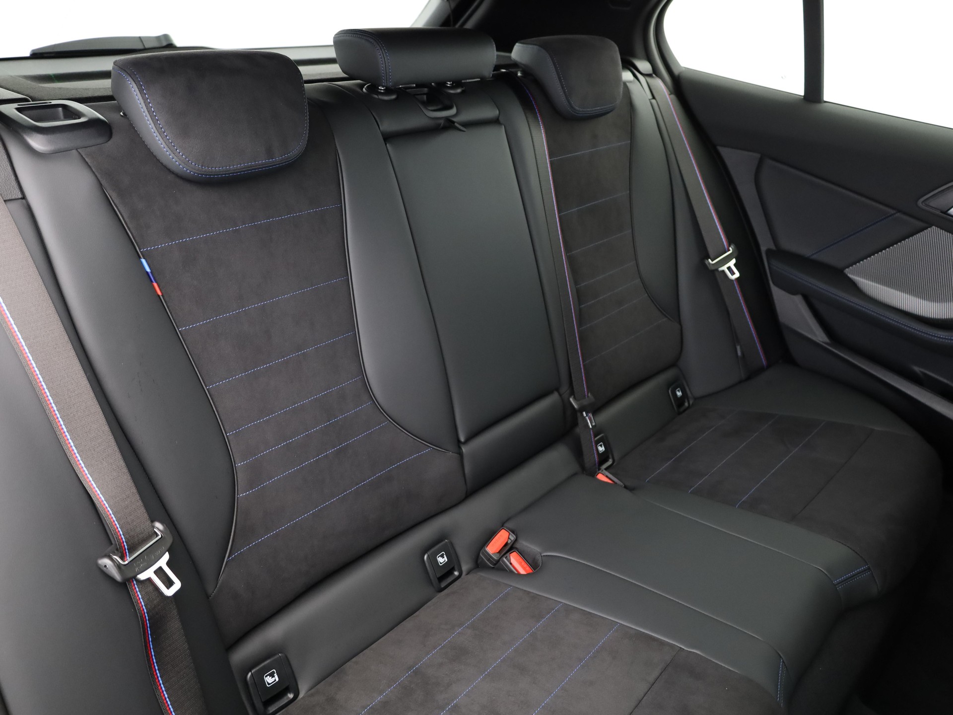 BMW 1er Reihe F70 M135i xDrive-image-22