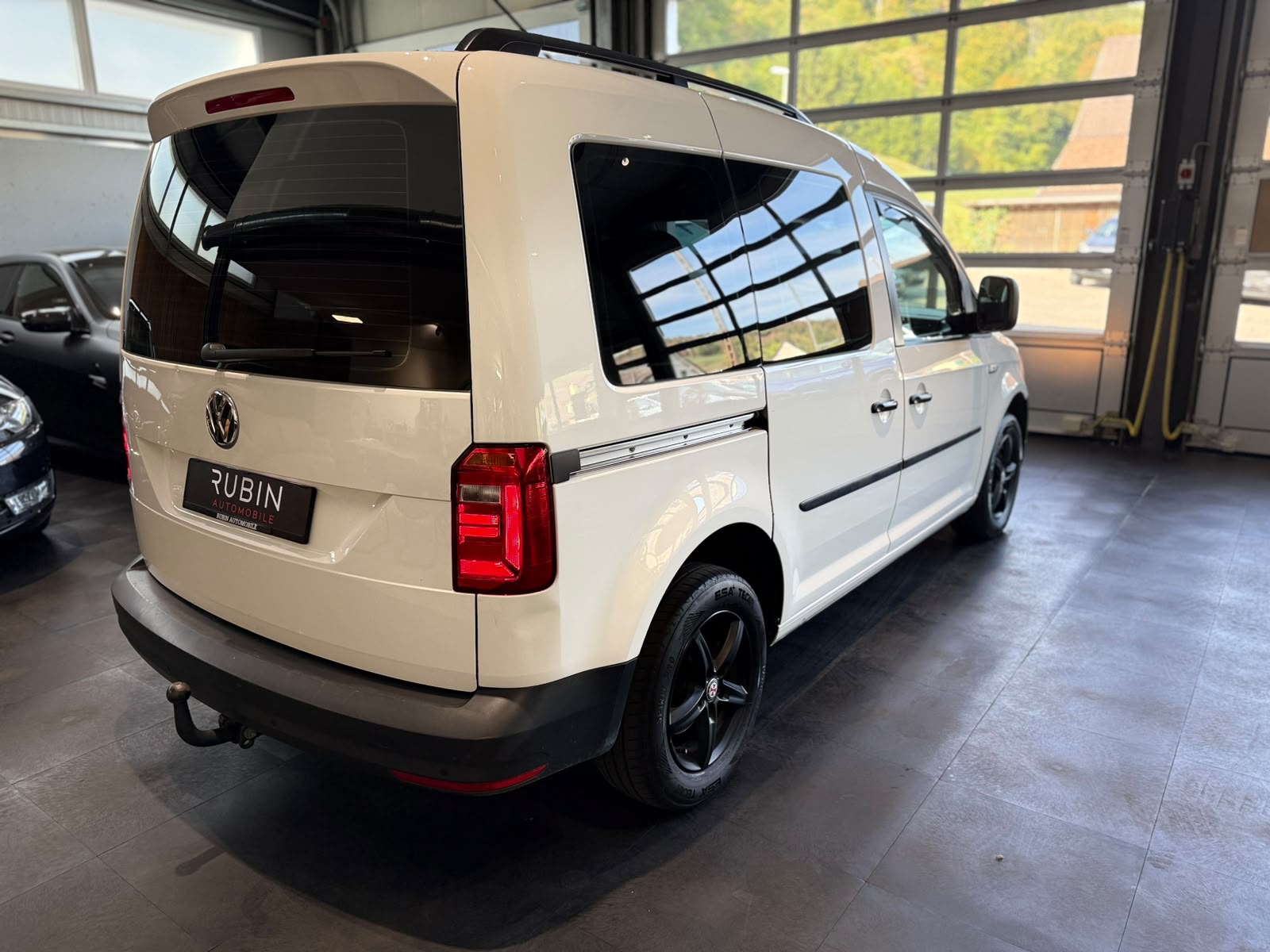 VW Caddy 2.0TDI BlueMotion Technology-image-6