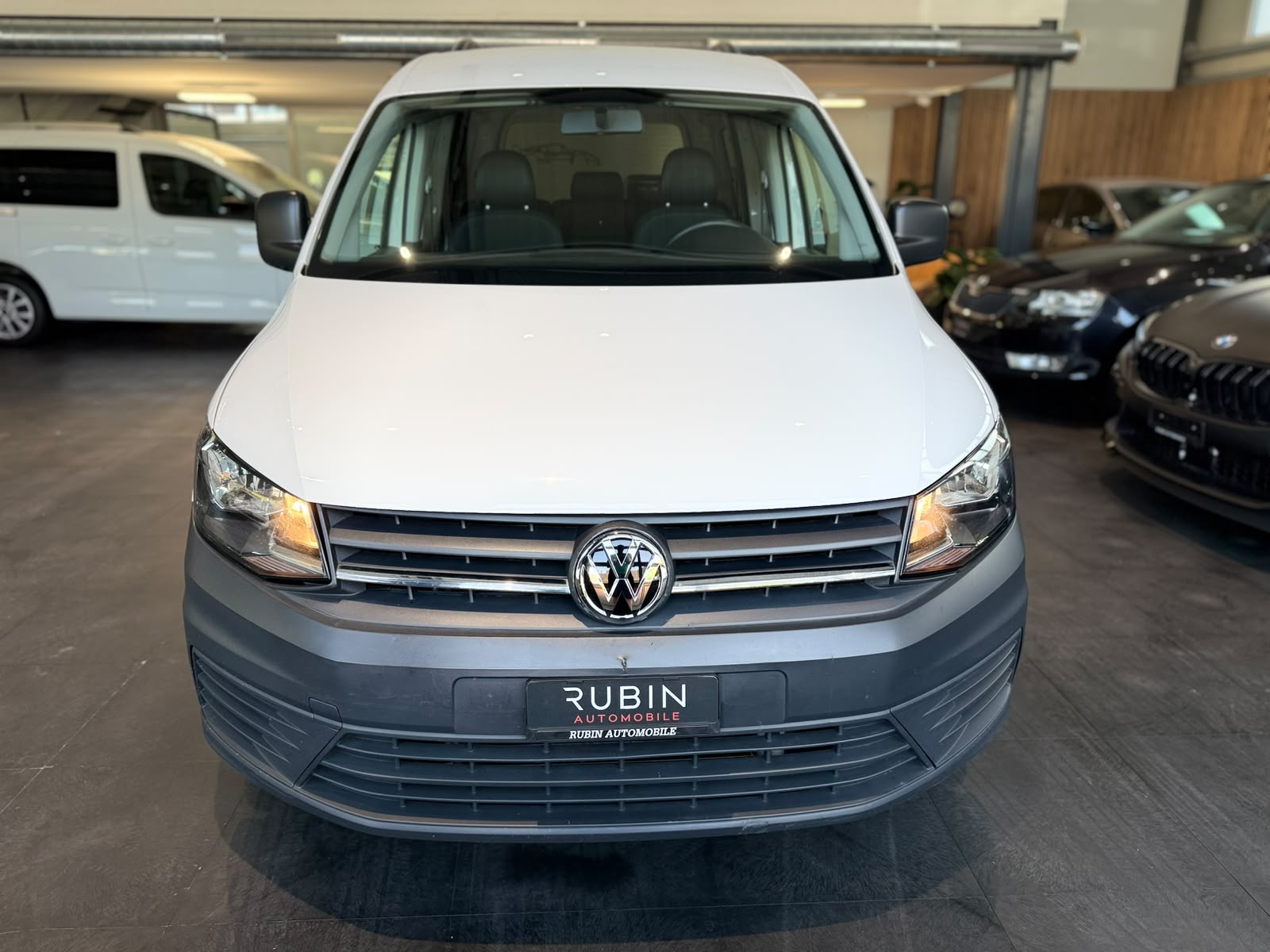 VW Caddy 2.0TDI BlueMotion Technology-image-9