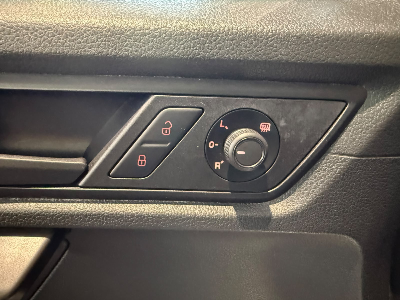 VW Caddy 2.0TDI BlueMotion Technology-image-16