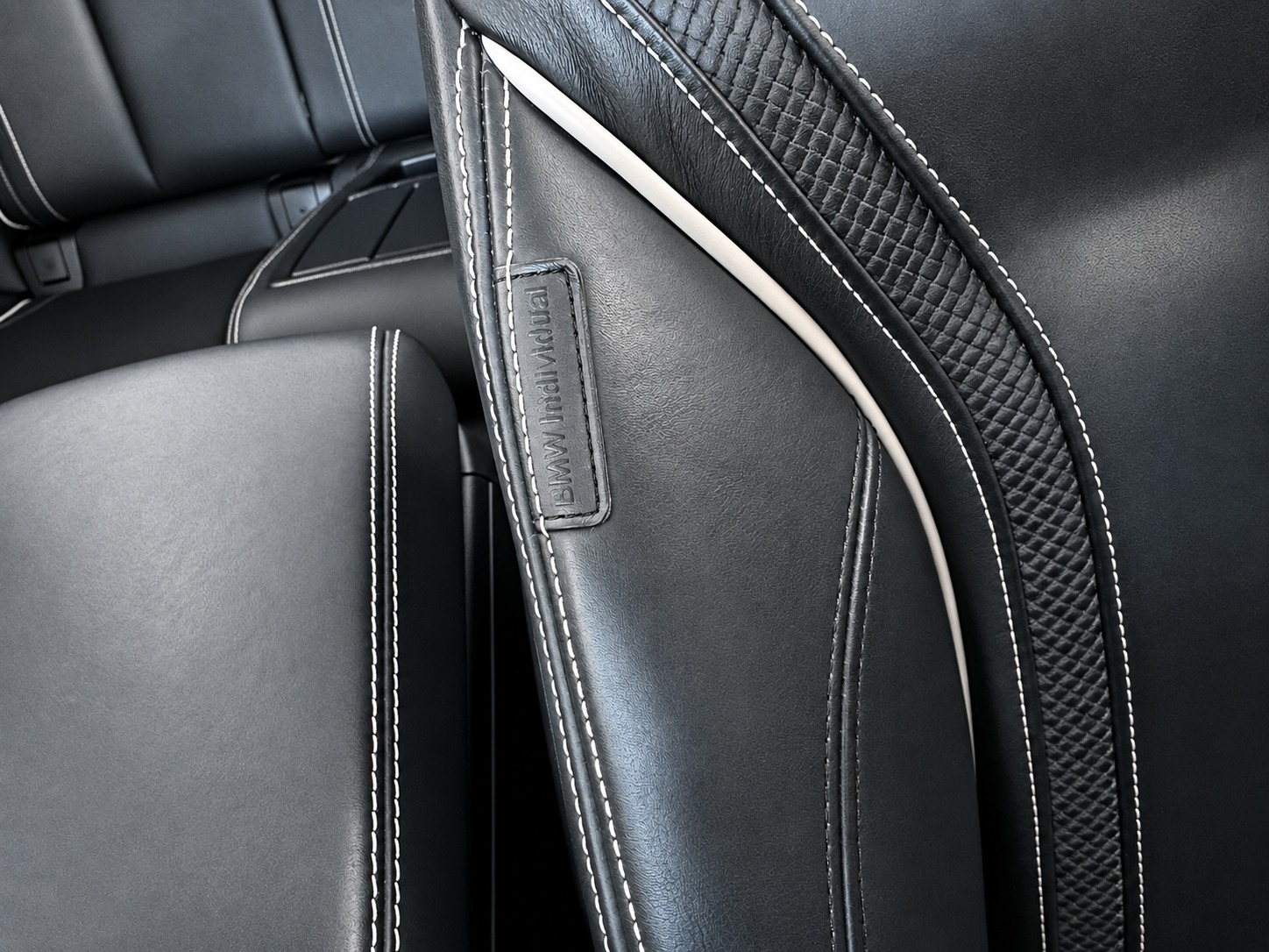 BMW 440i xDrive M-Sport Cabrio Individual-image-16