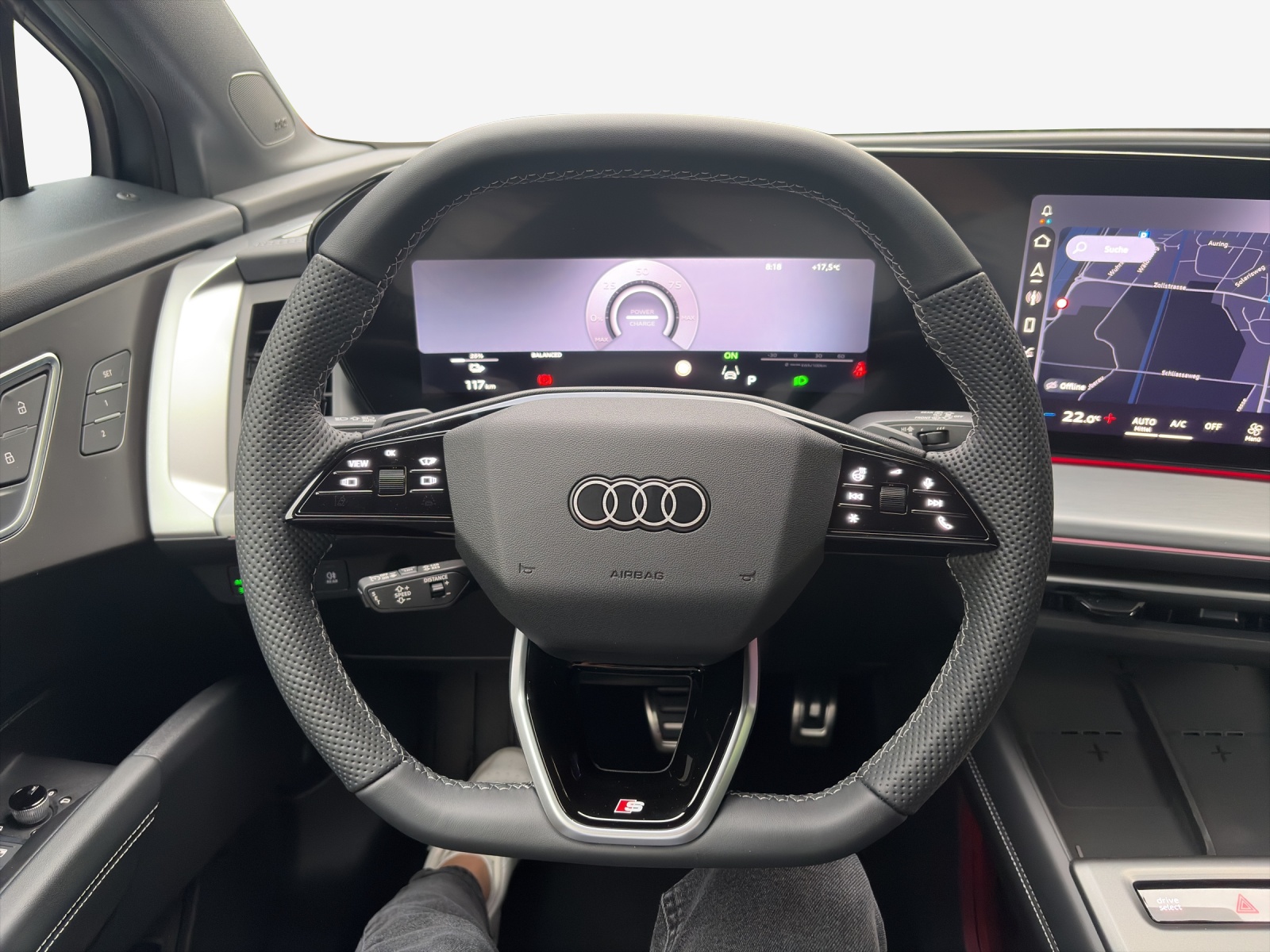AUDI Q4 e-tron SUV quattro performance Swiss Ski-image-9