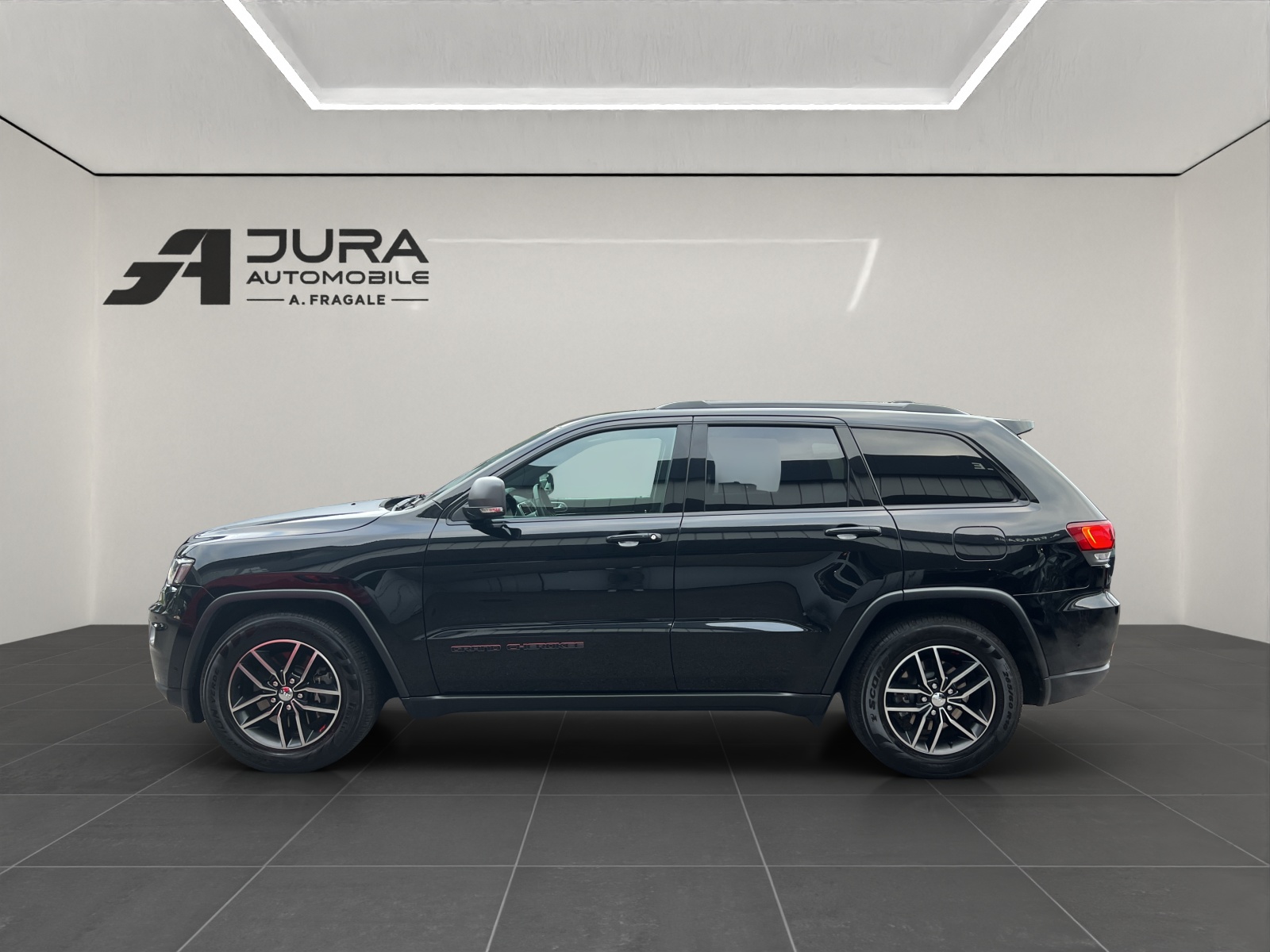 JEEP Grand Cherokee 3.0 CRD 250 Trailhawk-image-3
