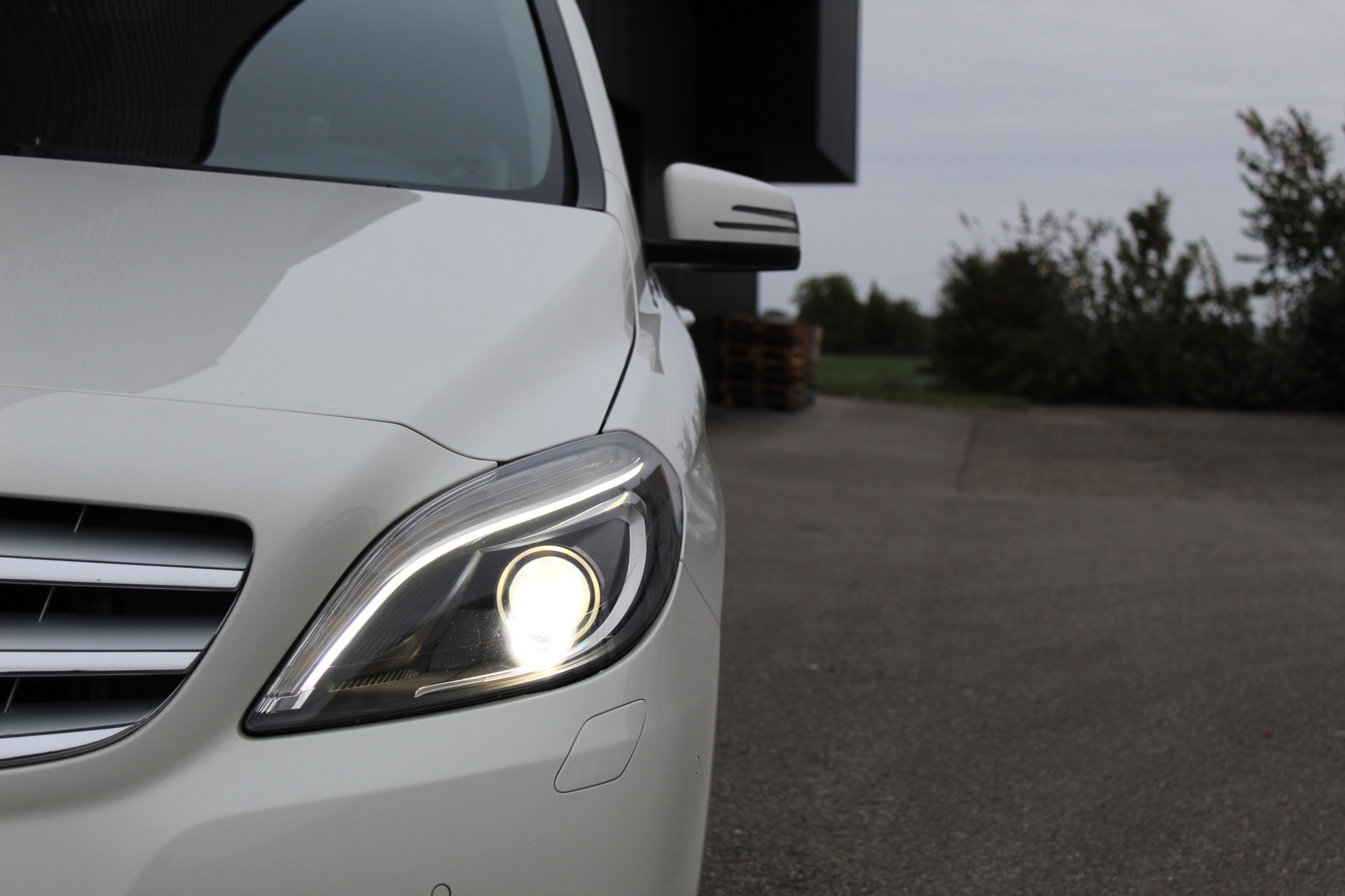 MERCEDES-BENZ B 180 7G-DCT-image-8