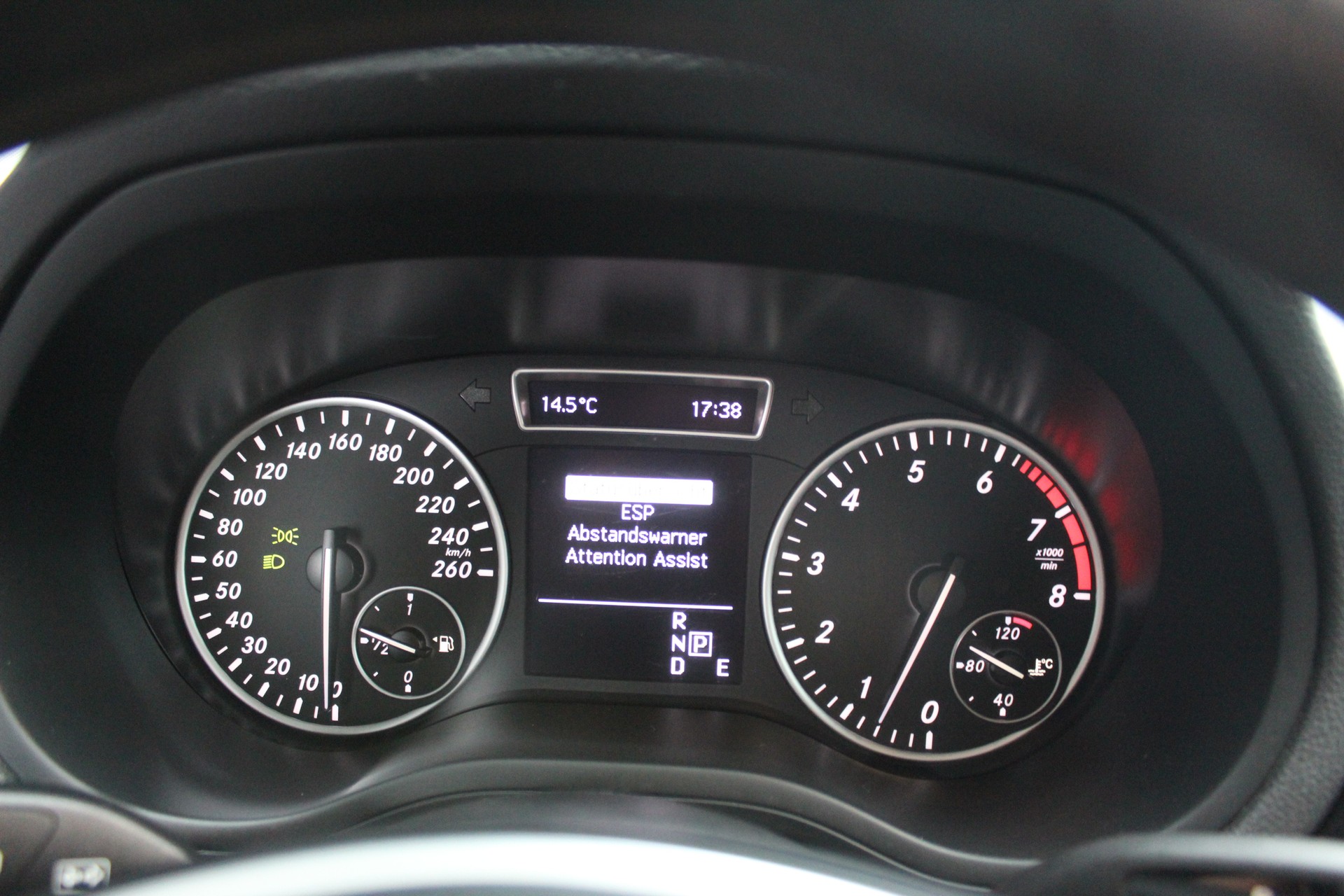 MERCEDES-BENZ B 180 7G-DCT-image-14