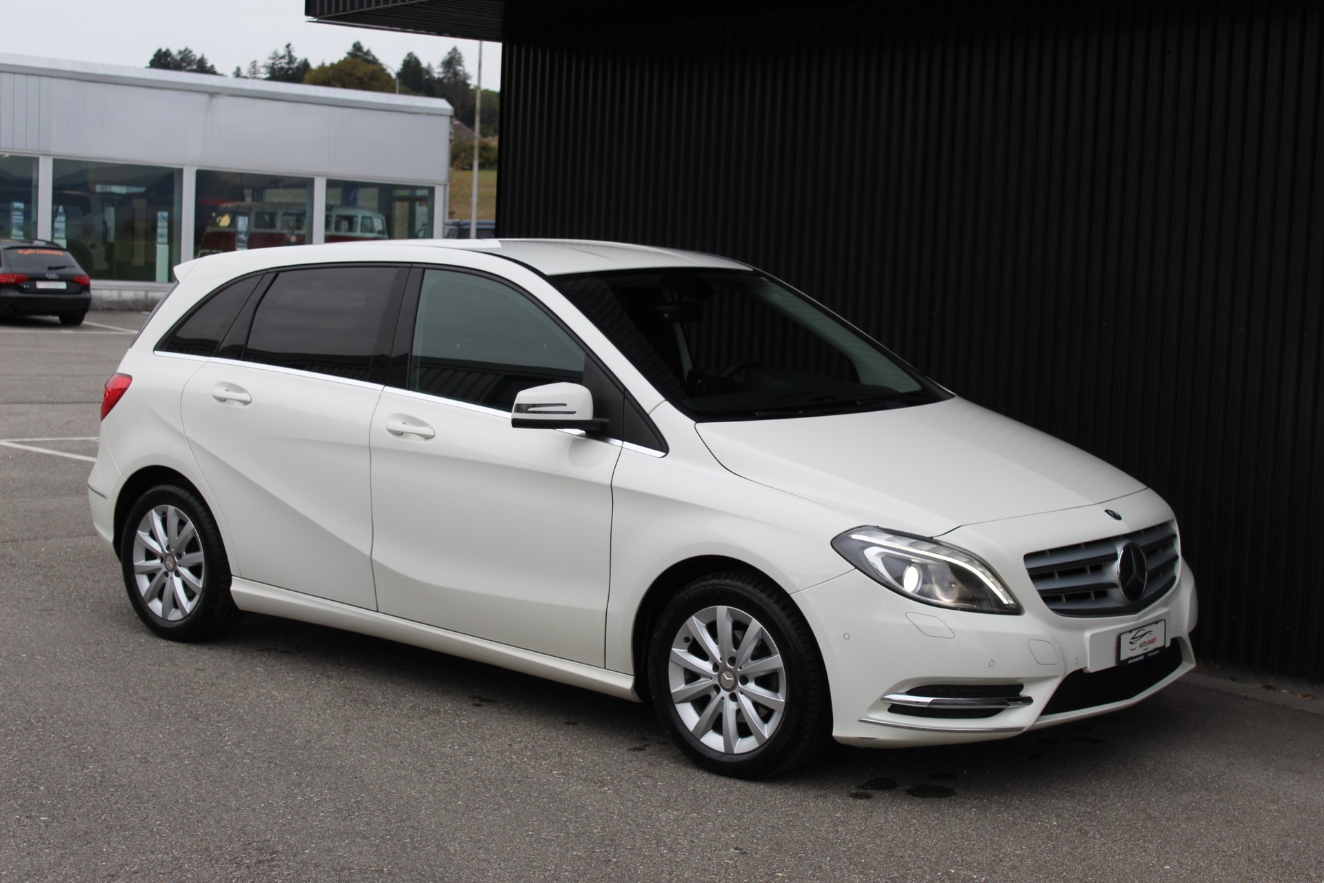 MERCEDES-BENZ B 180 7G-DCT-image-0