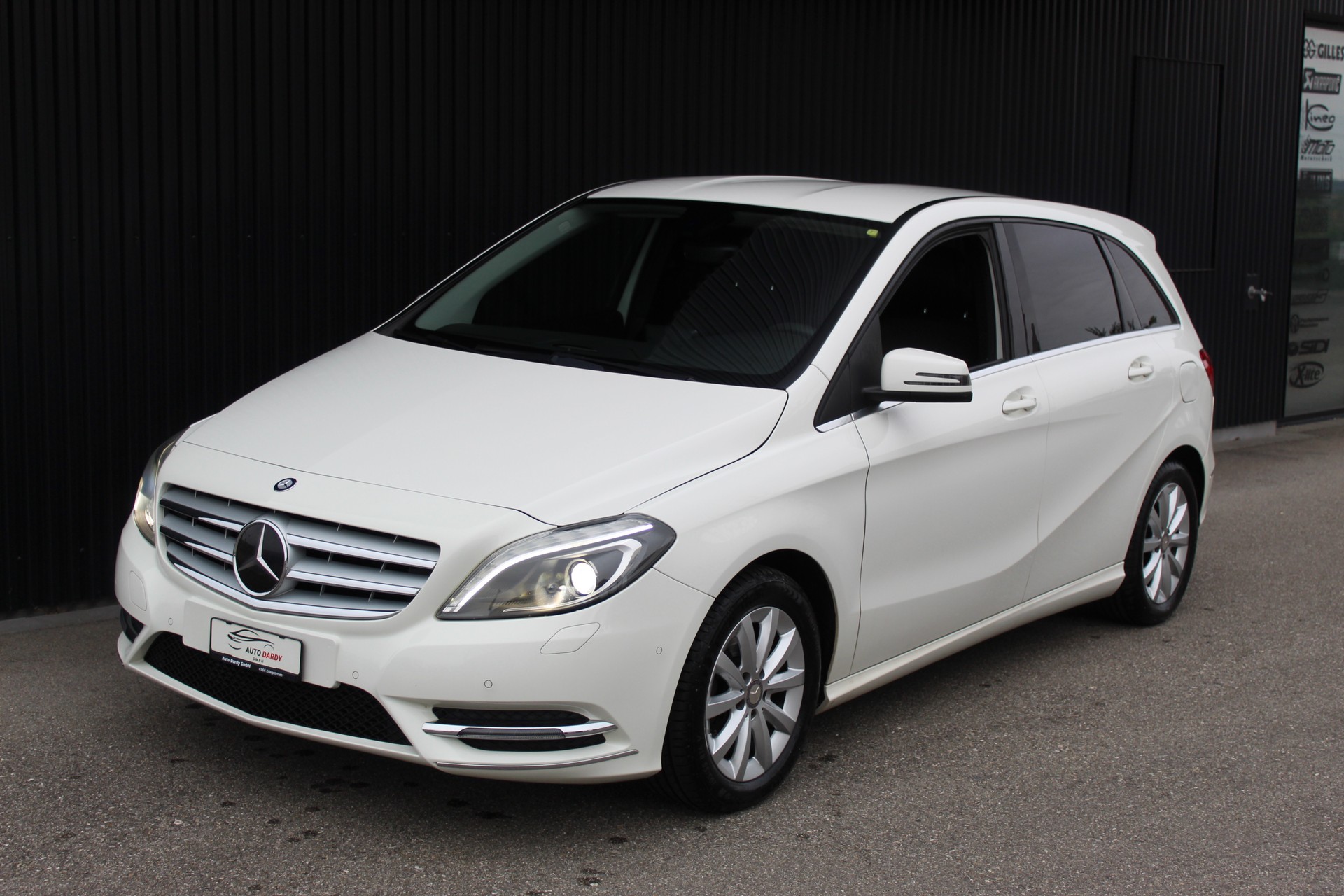 MERCEDES-BENZ B 180 7G-DCT-image-6