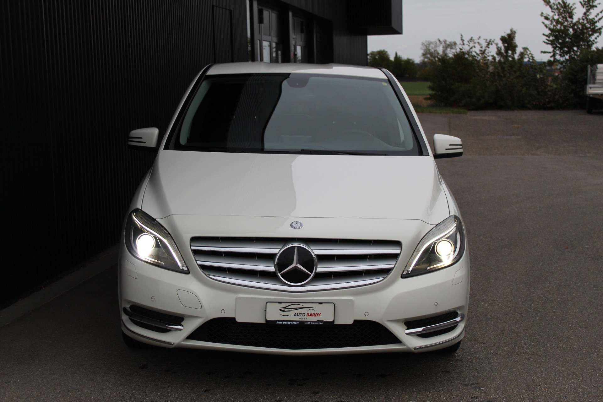 MERCEDES-BENZ B 180 7G-DCT-image-7