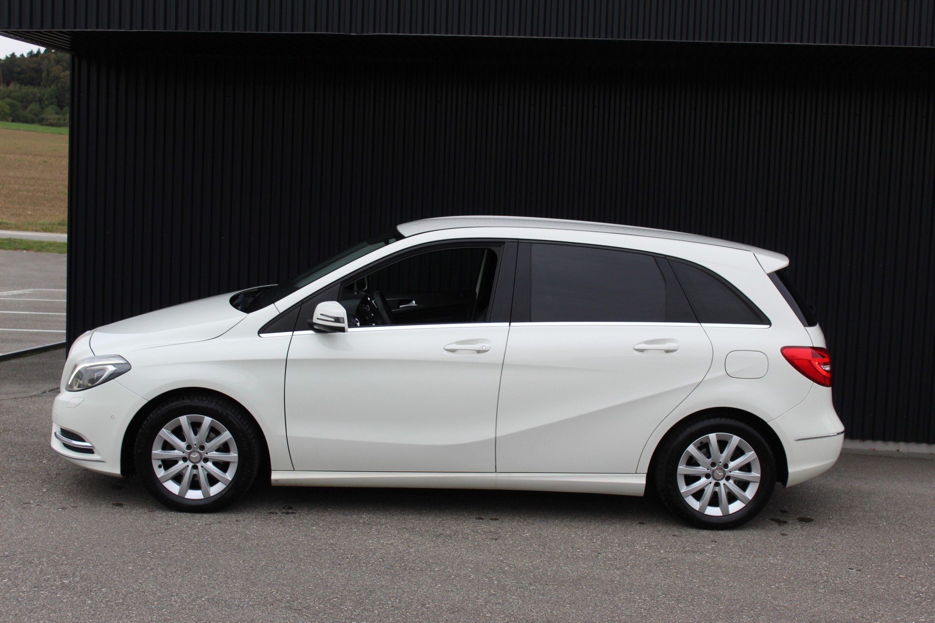 MERCEDES-BENZ B 180 7G-DCT-image-5