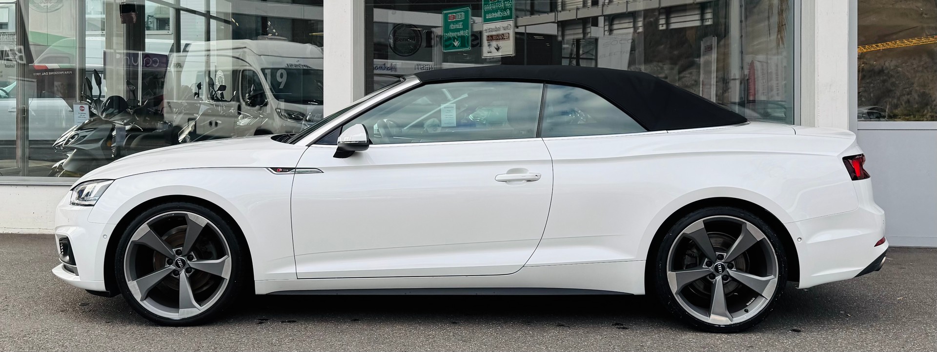 AUDI A5 Cabriolet 2.0 TFSI S-Line S-tronic-showroom-element-3