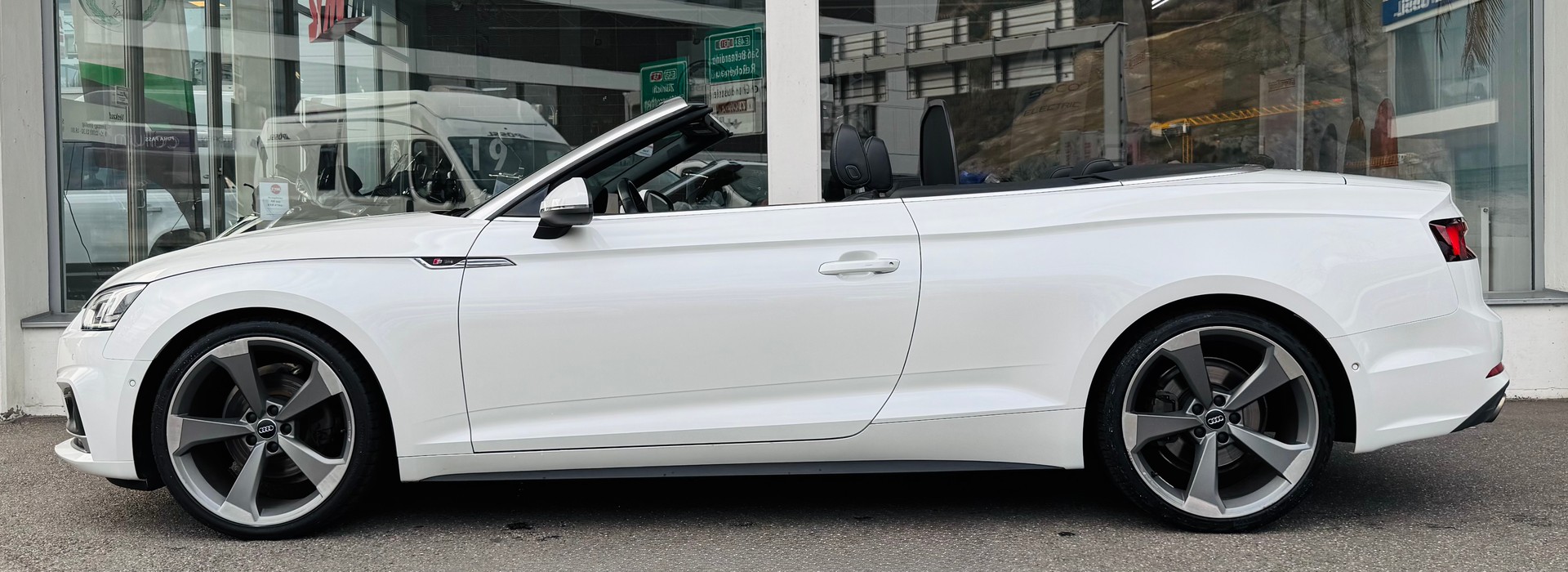 AUDI A5 Cabriolet 2.0 TFSI S-Line S-tronic-showroom-element-2