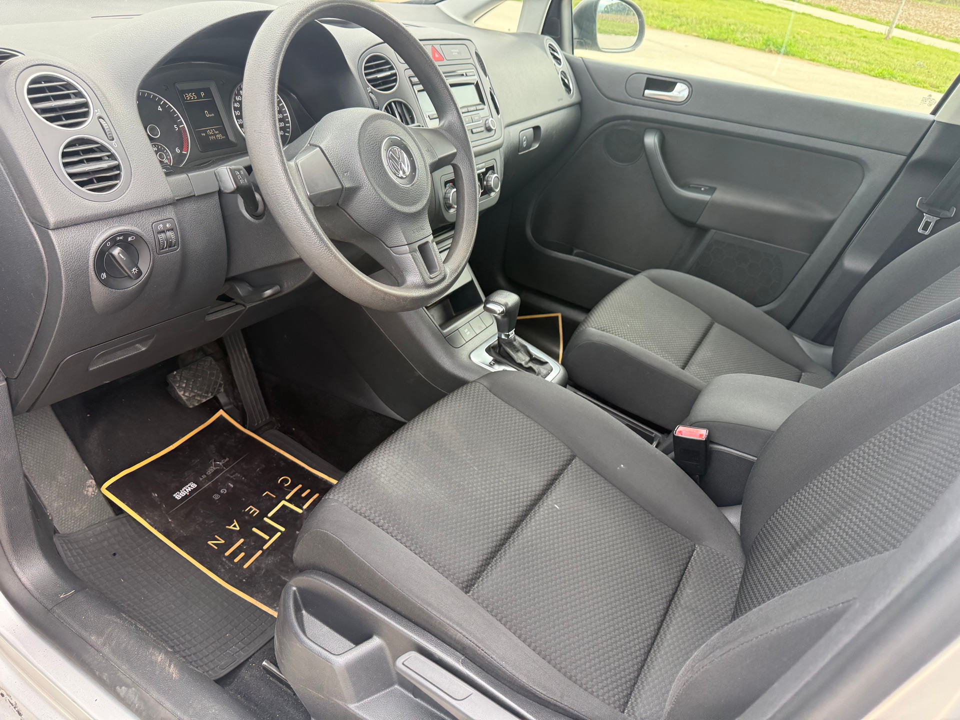 VW Golf Plus 2.0 TDI Comfortline DSG-image-11