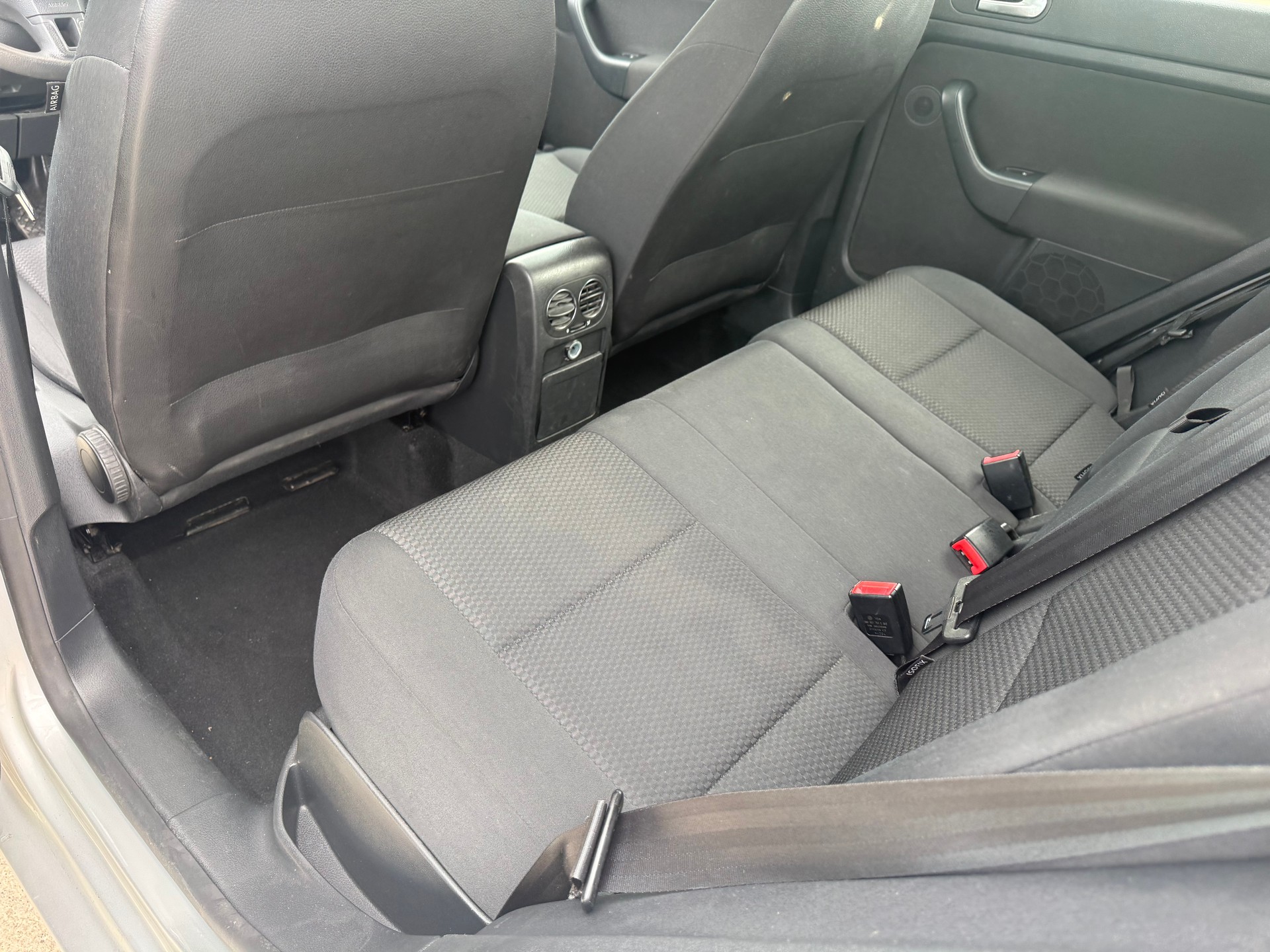 VW Golf Plus 2.0 TDI Comfortline DSG-image-9