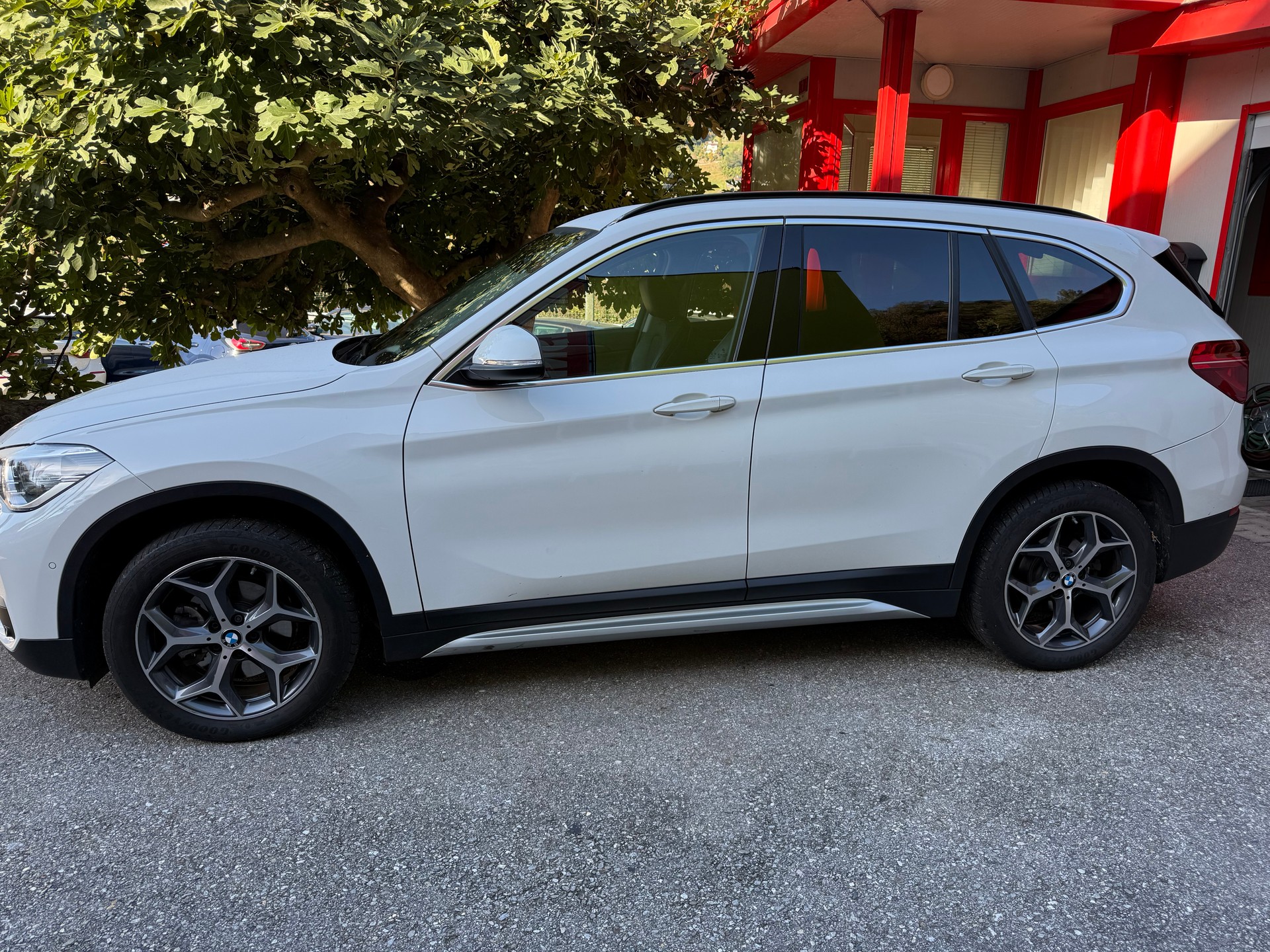 BMW X1 xDrive 18d xLine Steptronic-image-1