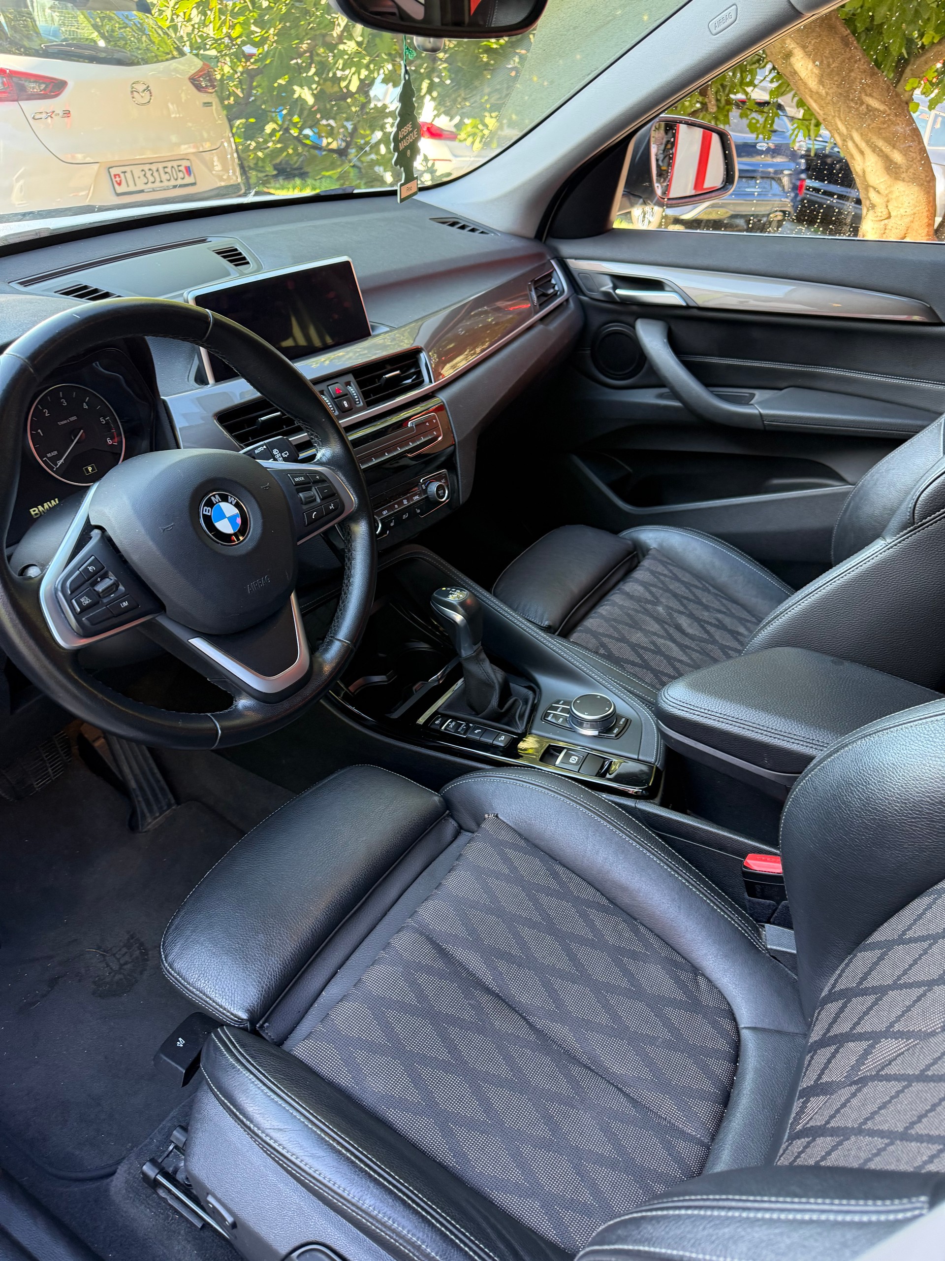 BMW X1 xDrive 18d xLine Steptronic-image-4