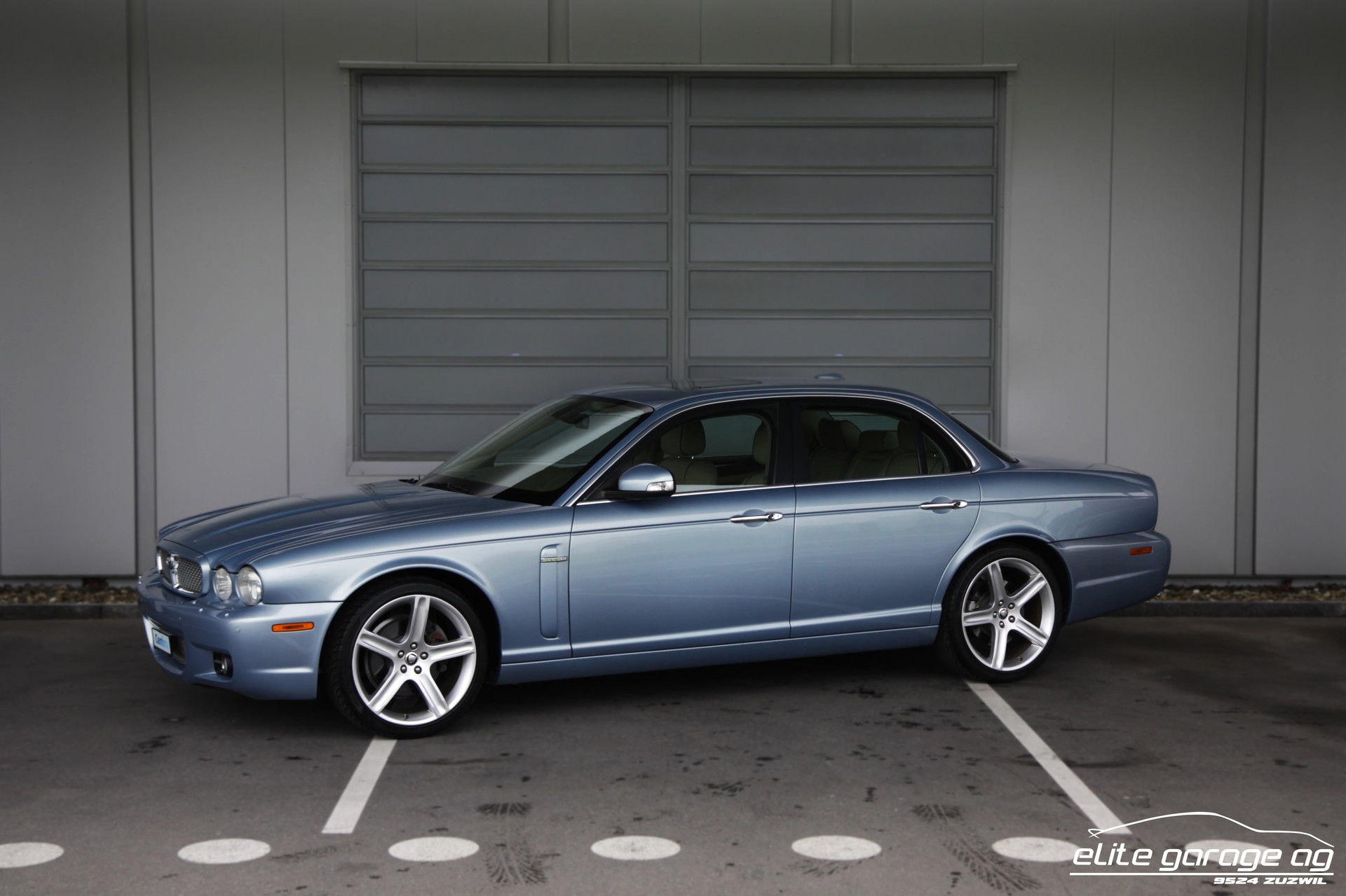 JAGUAR XJ8 4.2 V8 Sovereign-image-0