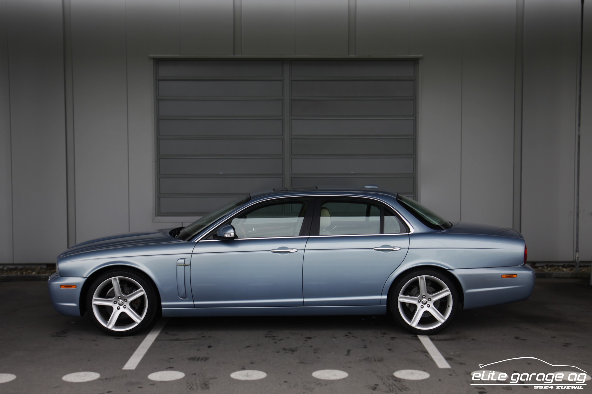 JAGUAR XJ8 4.2 V8 Sovereign-image-1