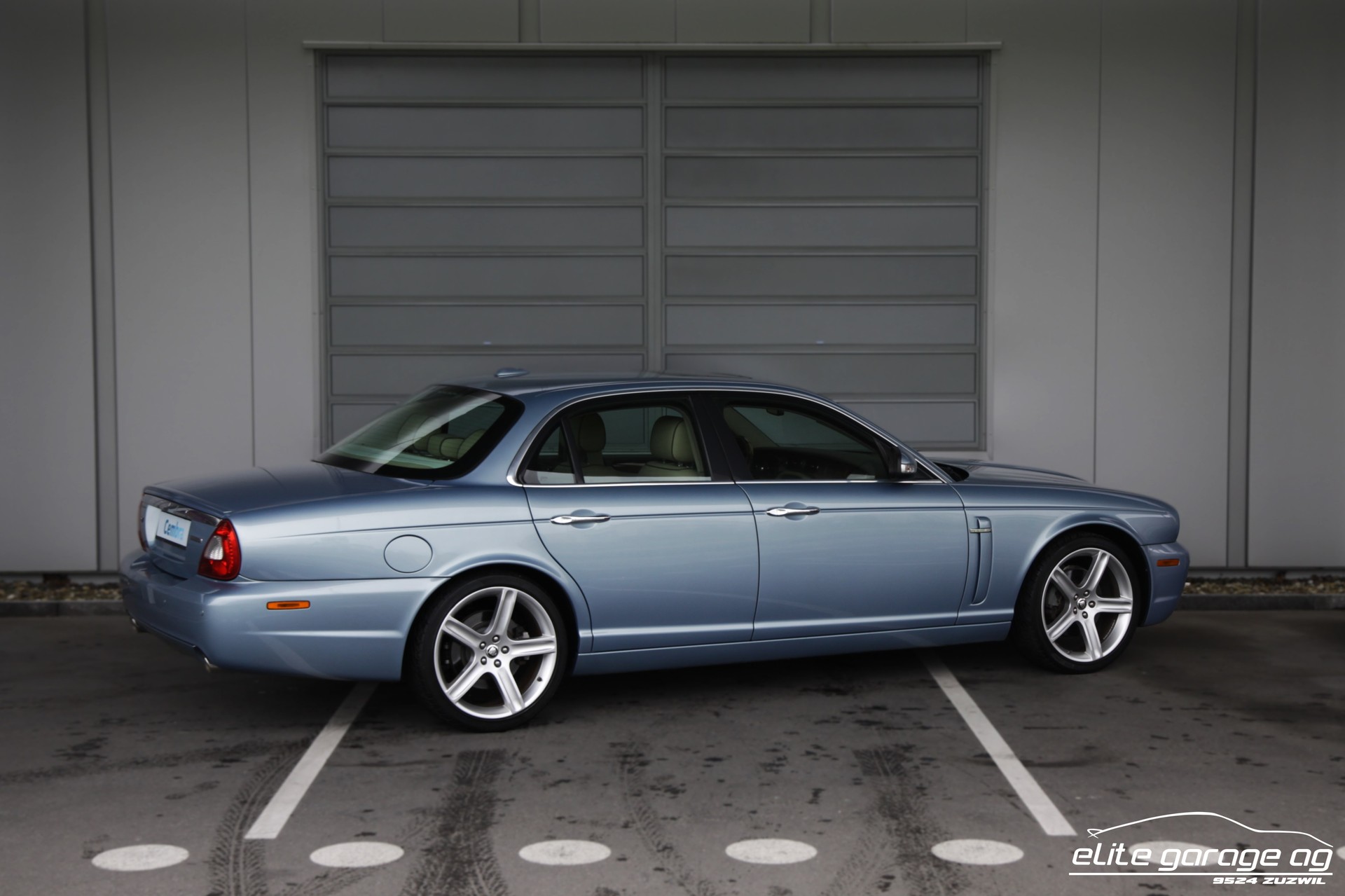 JAGUAR XJ8 4.2 V8 Sovereign-image-4