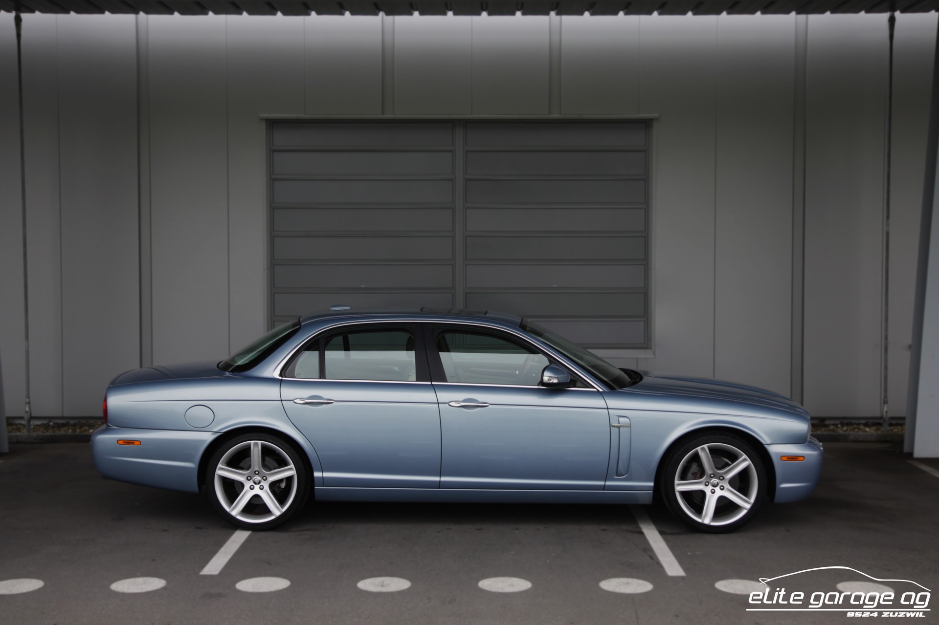JAGUAR XJ8 4.2 V8 Sovereign-image-5