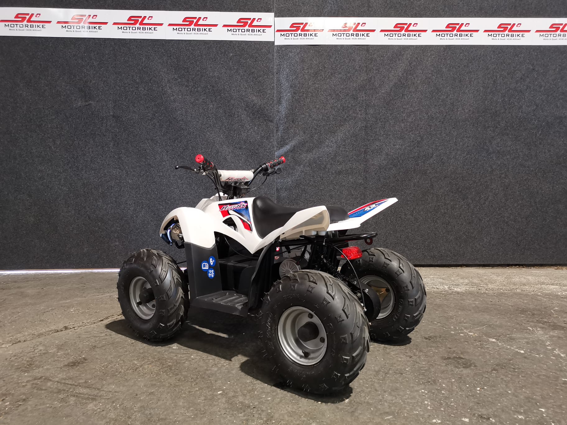 HYTRACK HY35 EV-showroom-element-2