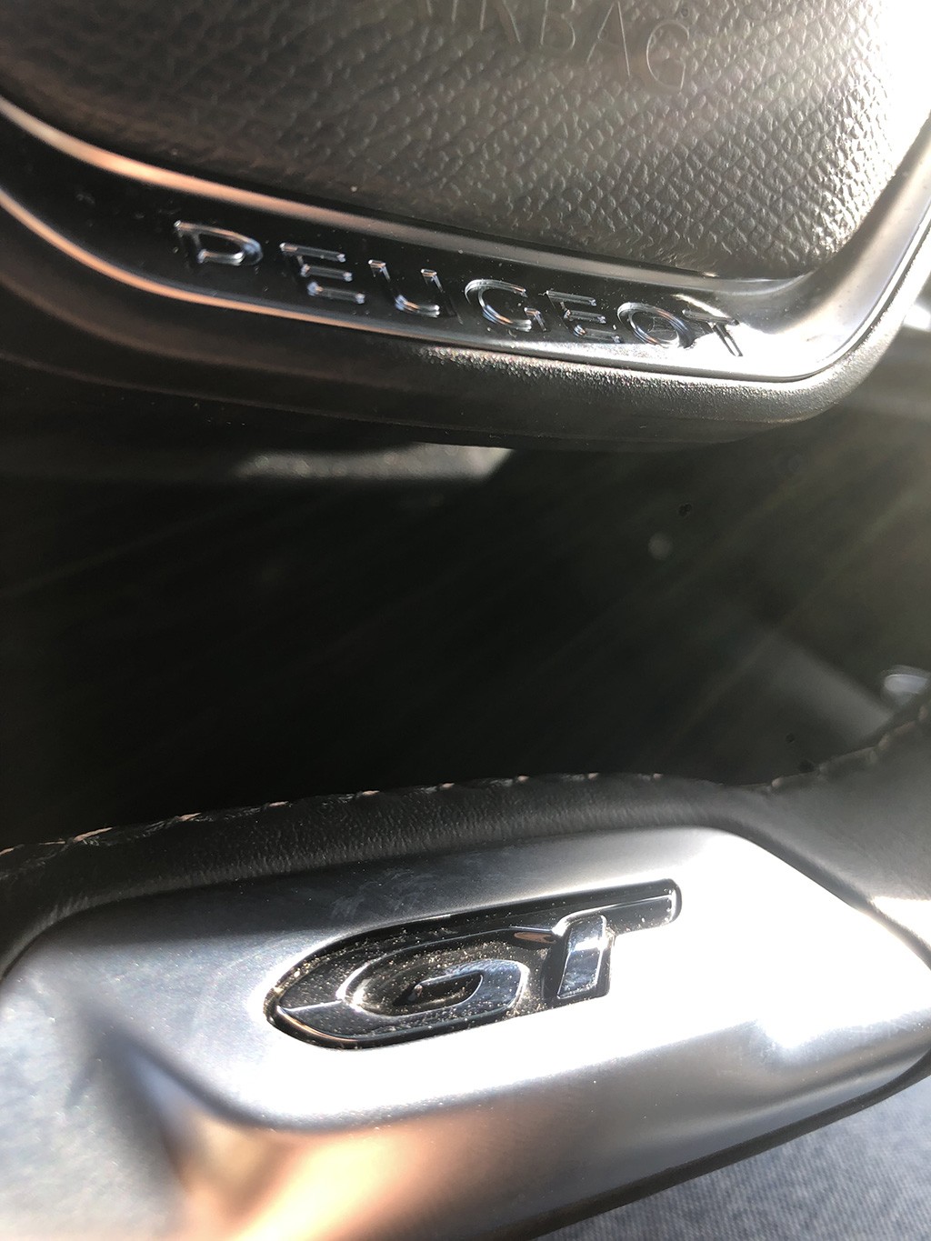 PEUGEOT 3008 1.2 PureTech GT-image-11