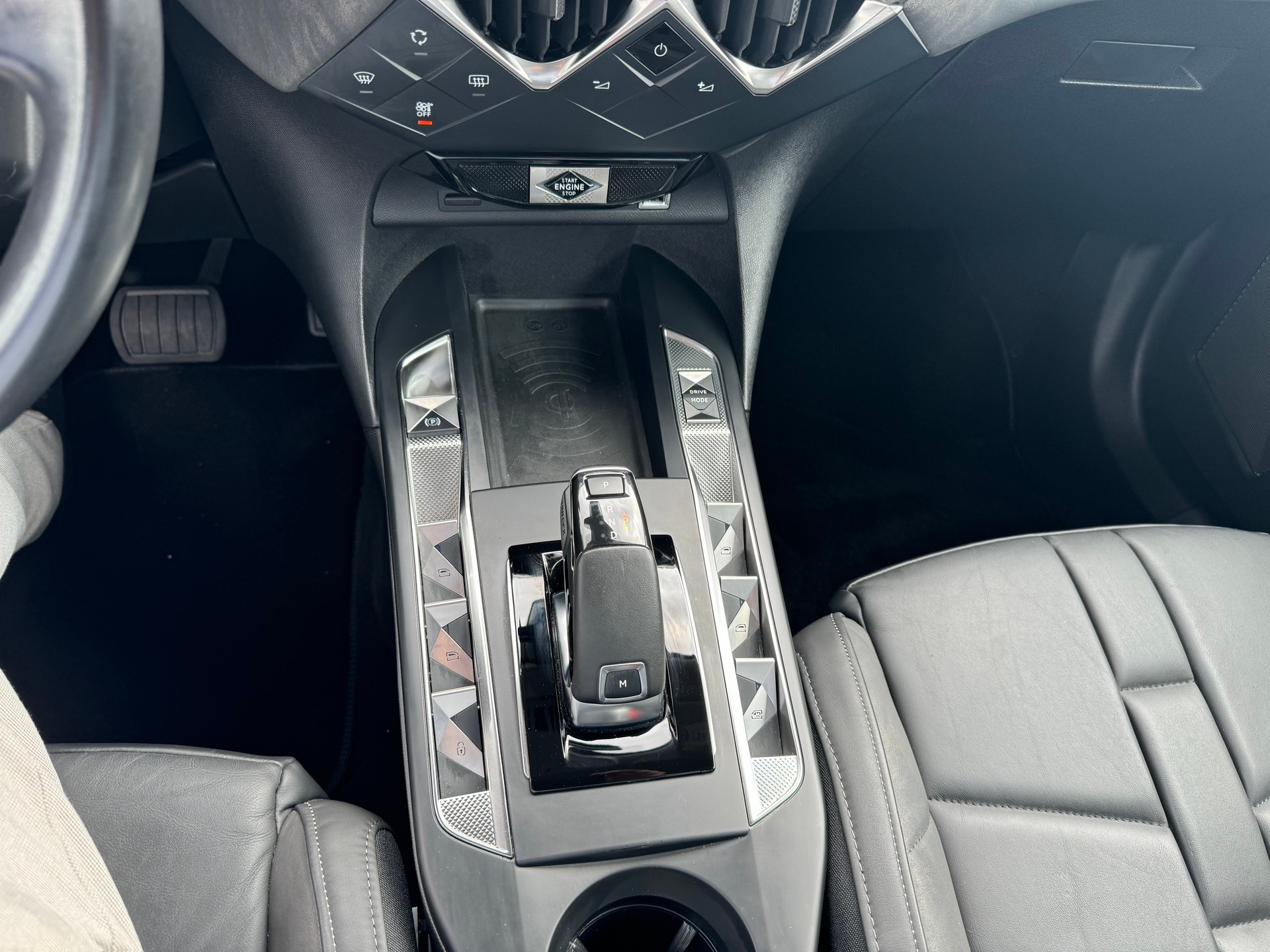 DS AUTOMOBILES DS 3 Crossback 1.2 PureTech SO Chic EAT8-image-15