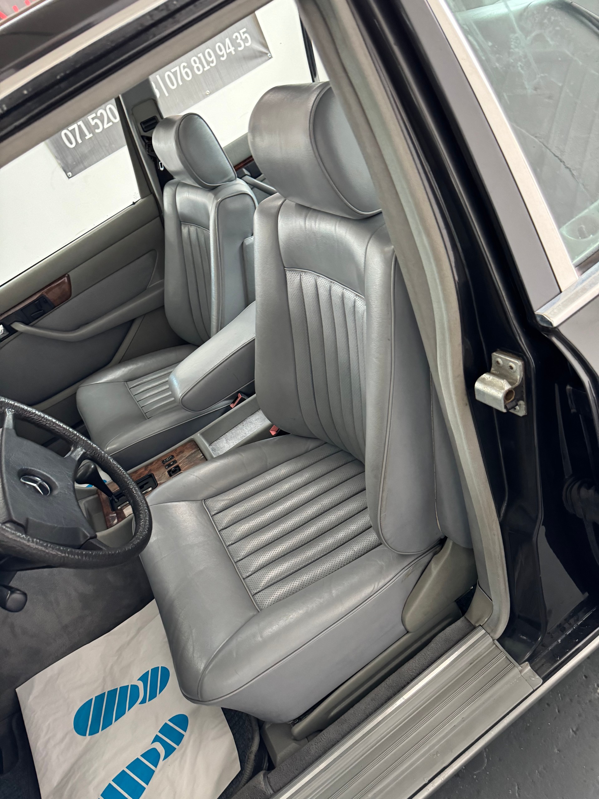 MERCEDES-BENZ 300 SE-image-12