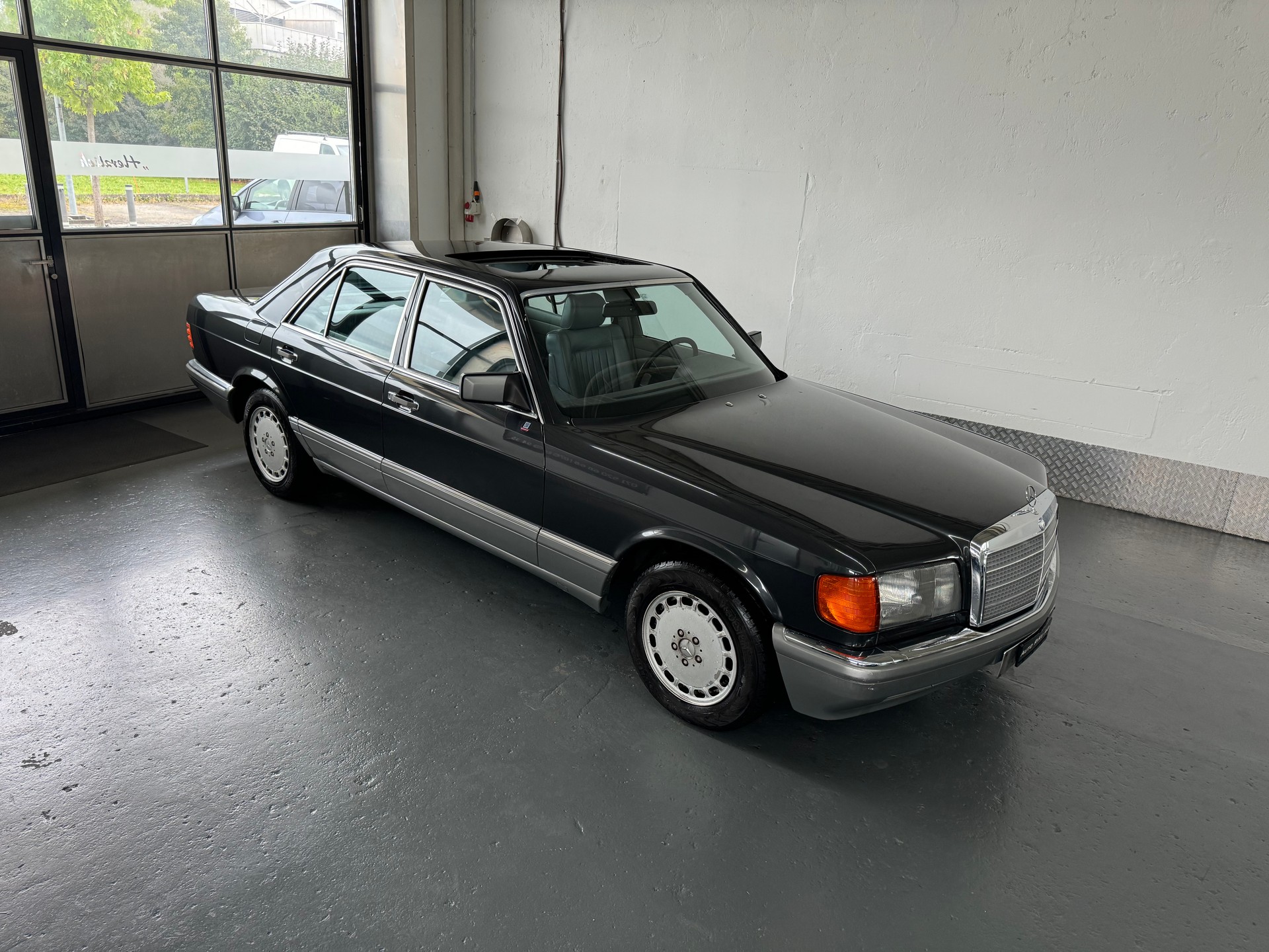 MERCEDES-BENZ 300 SE-image-0