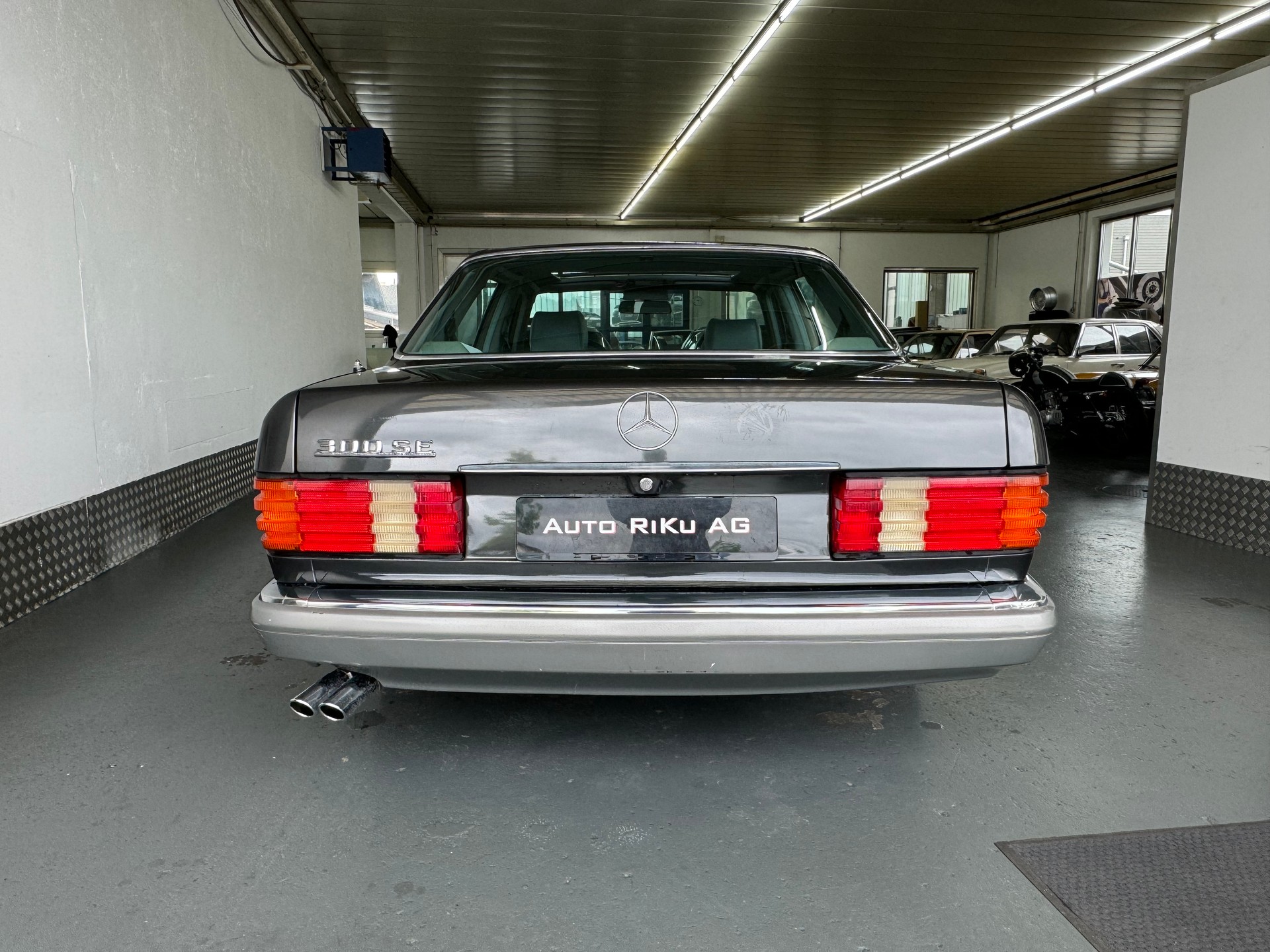 MERCEDES-BENZ 300 SE-image-9