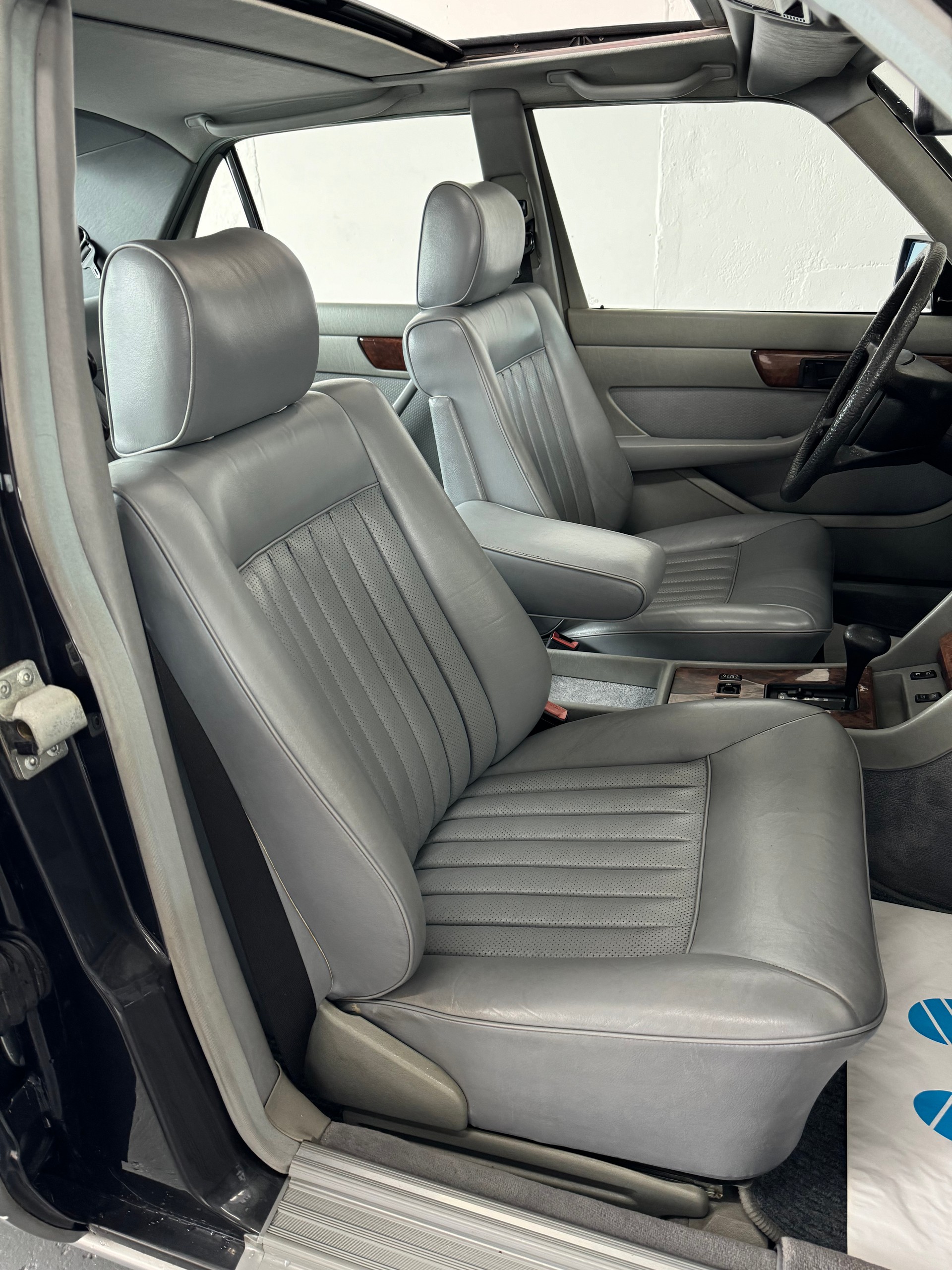 MERCEDES-BENZ 300 SE-image-17