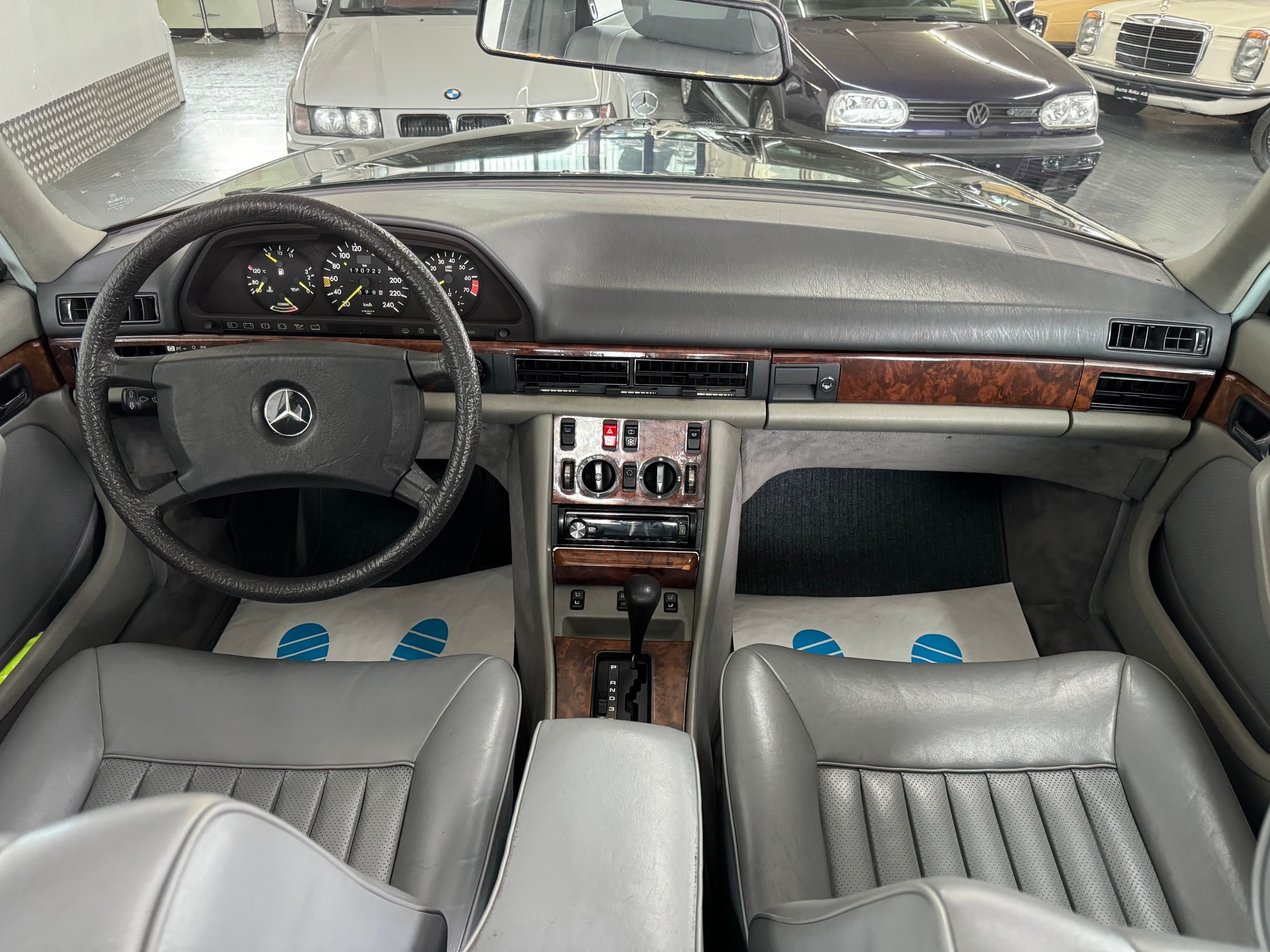 MERCEDES-BENZ 300 SE-image-13