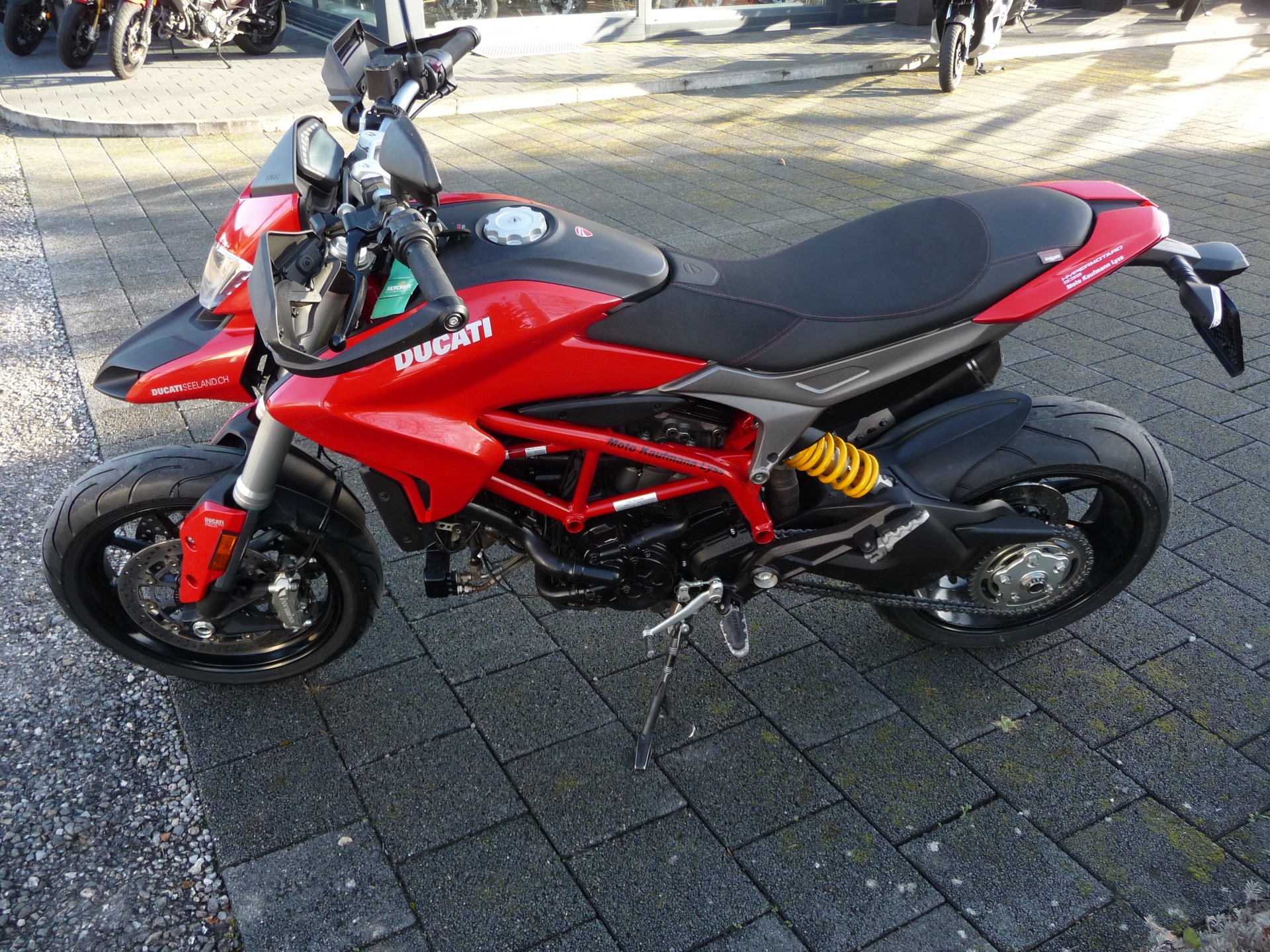 DUCATI Hypermotard 939-showroom-element-2