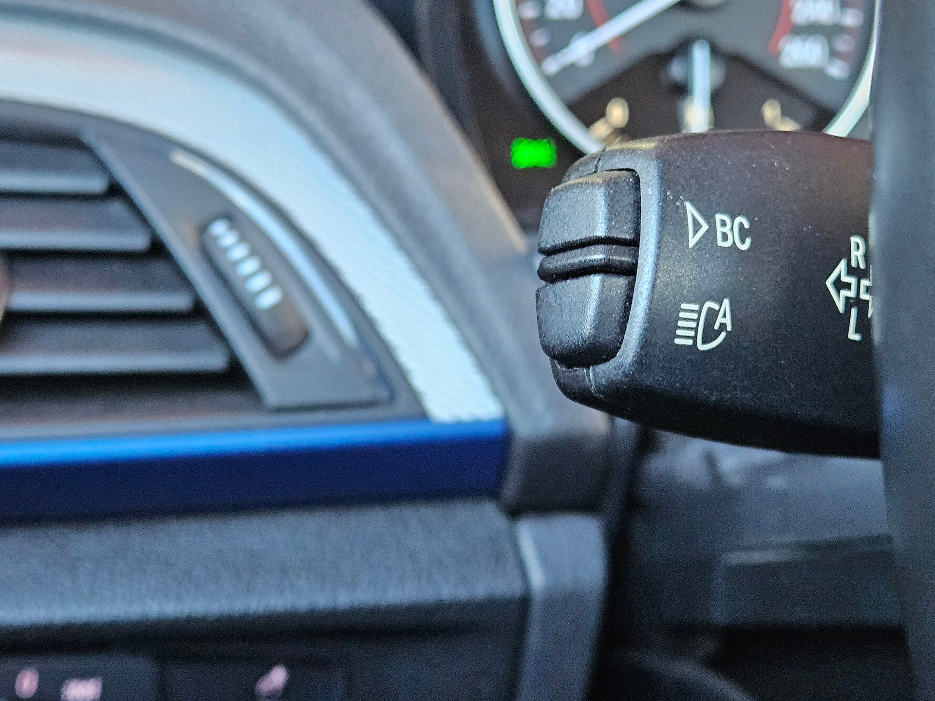 BMW M135i Steptronic-image-12