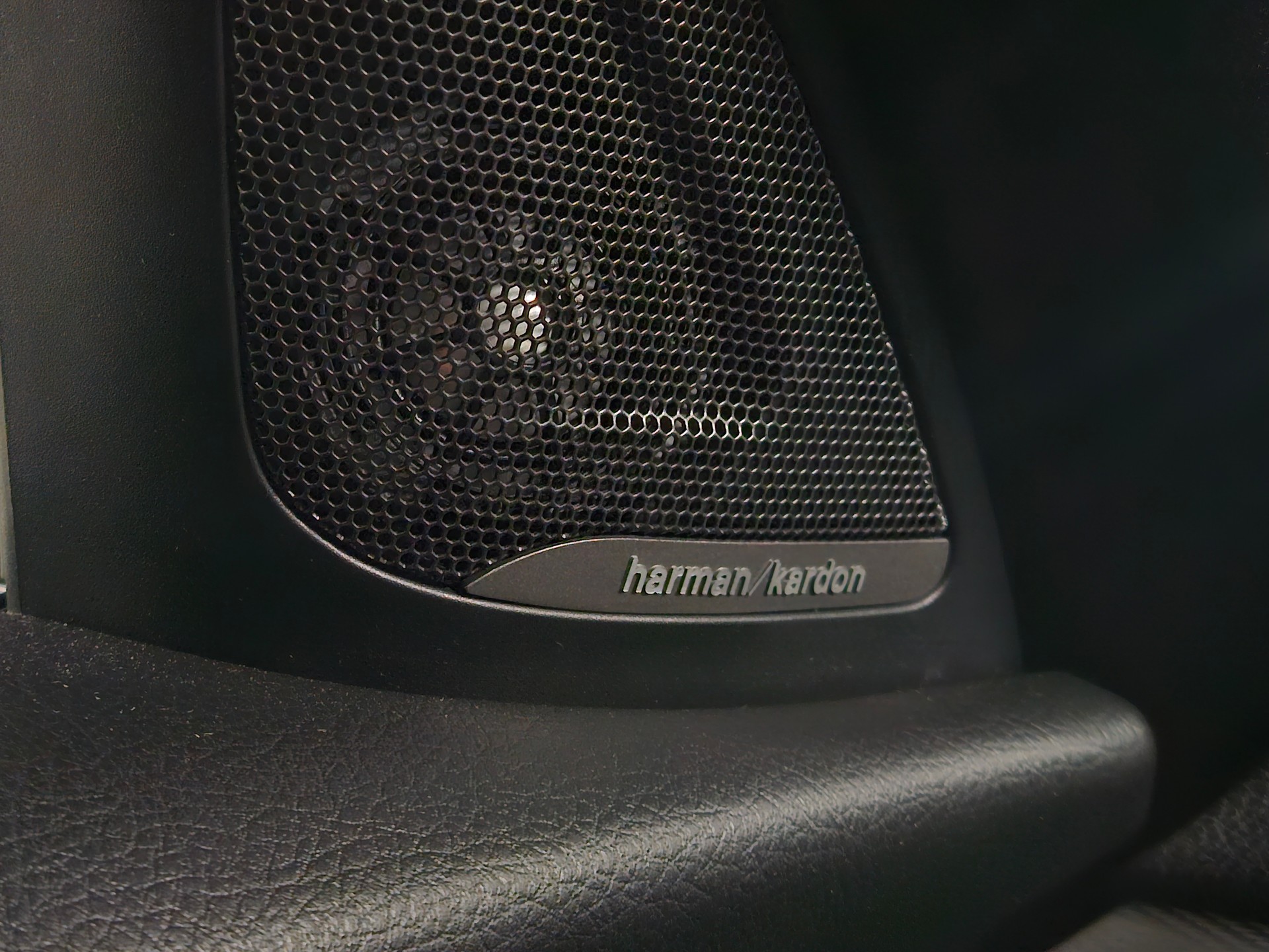 BMW M135i Steptronic-image-12