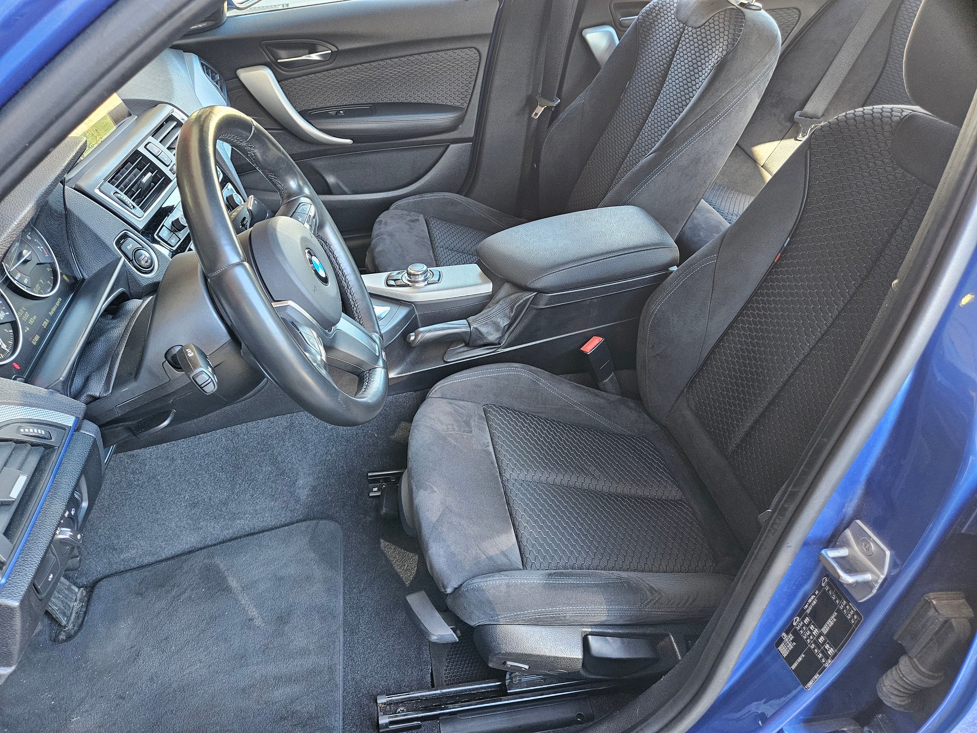 BMW M135i Steptronic-image-16