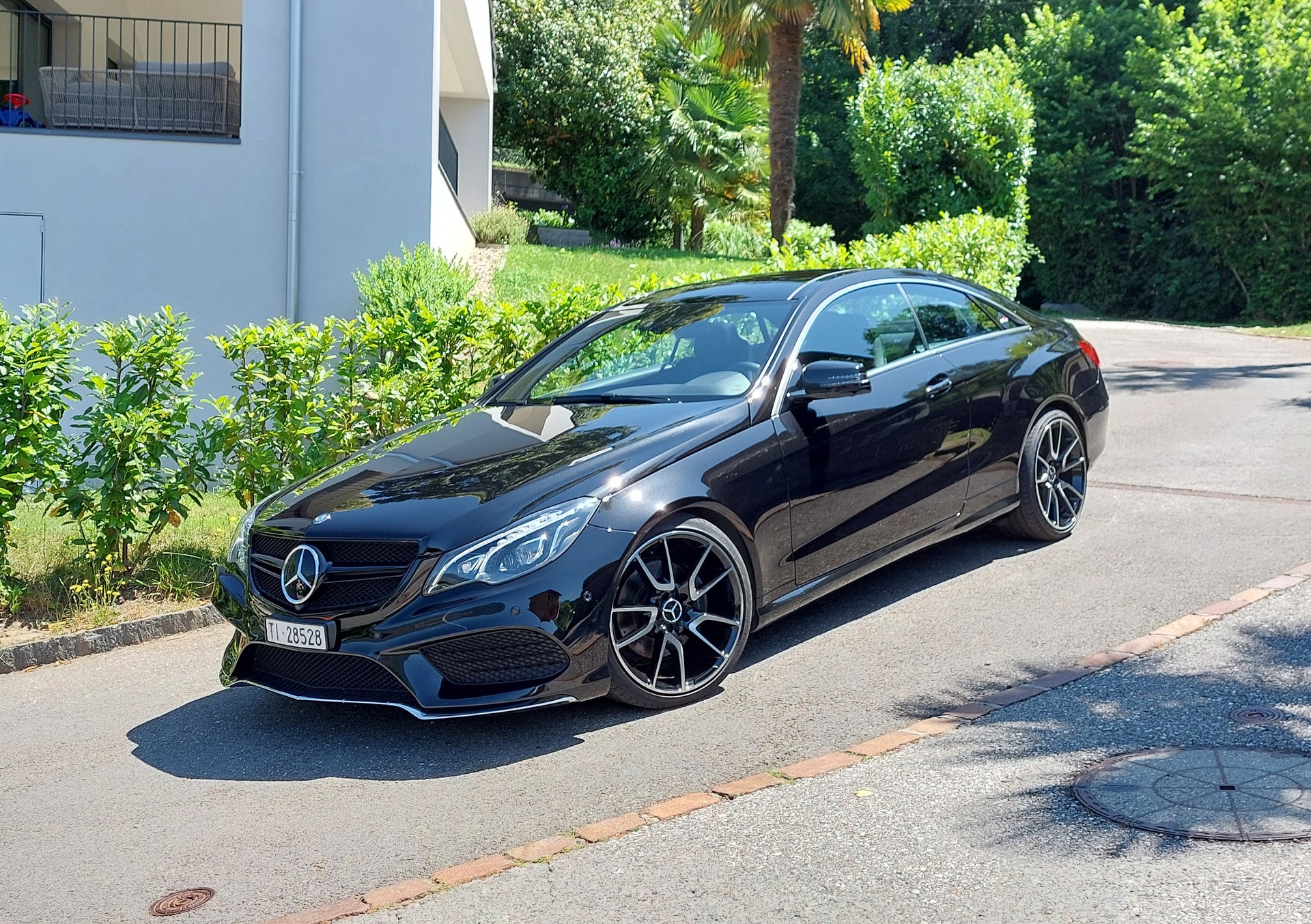 MERCEDES-BENZ E 350 4Matic 7G-Tronic-image-1