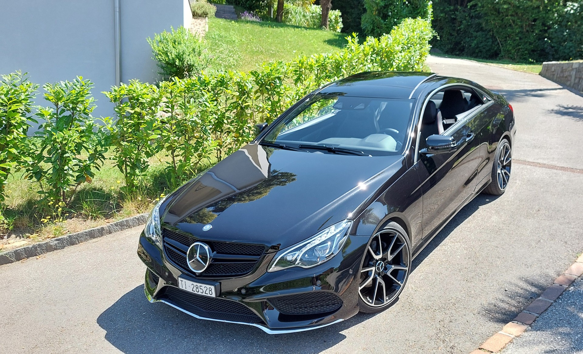 MERCEDES-BENZ E 350 4Matic 7G-Tronic-image-0
